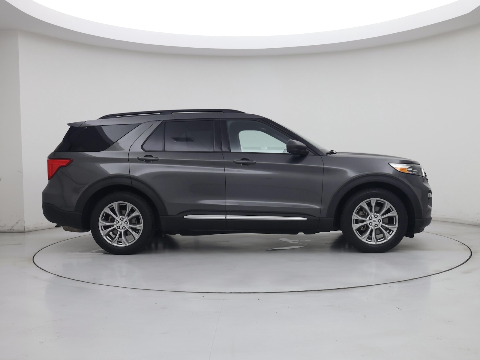2020 Ford Explorer XLT - Photo 8