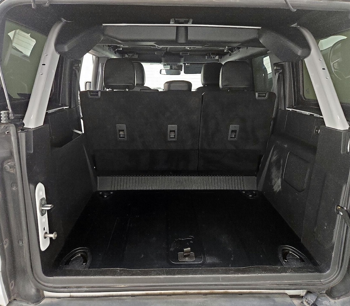 Trunk/Cargo (Seats Up)