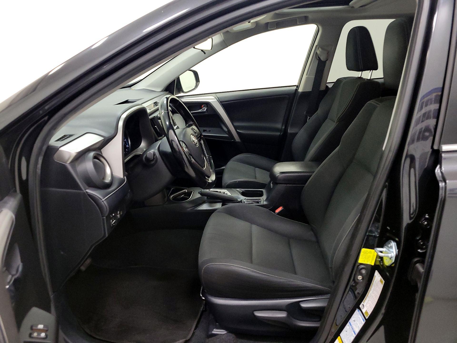 Thumbnail: 2017 Toyota RAV4 - 9