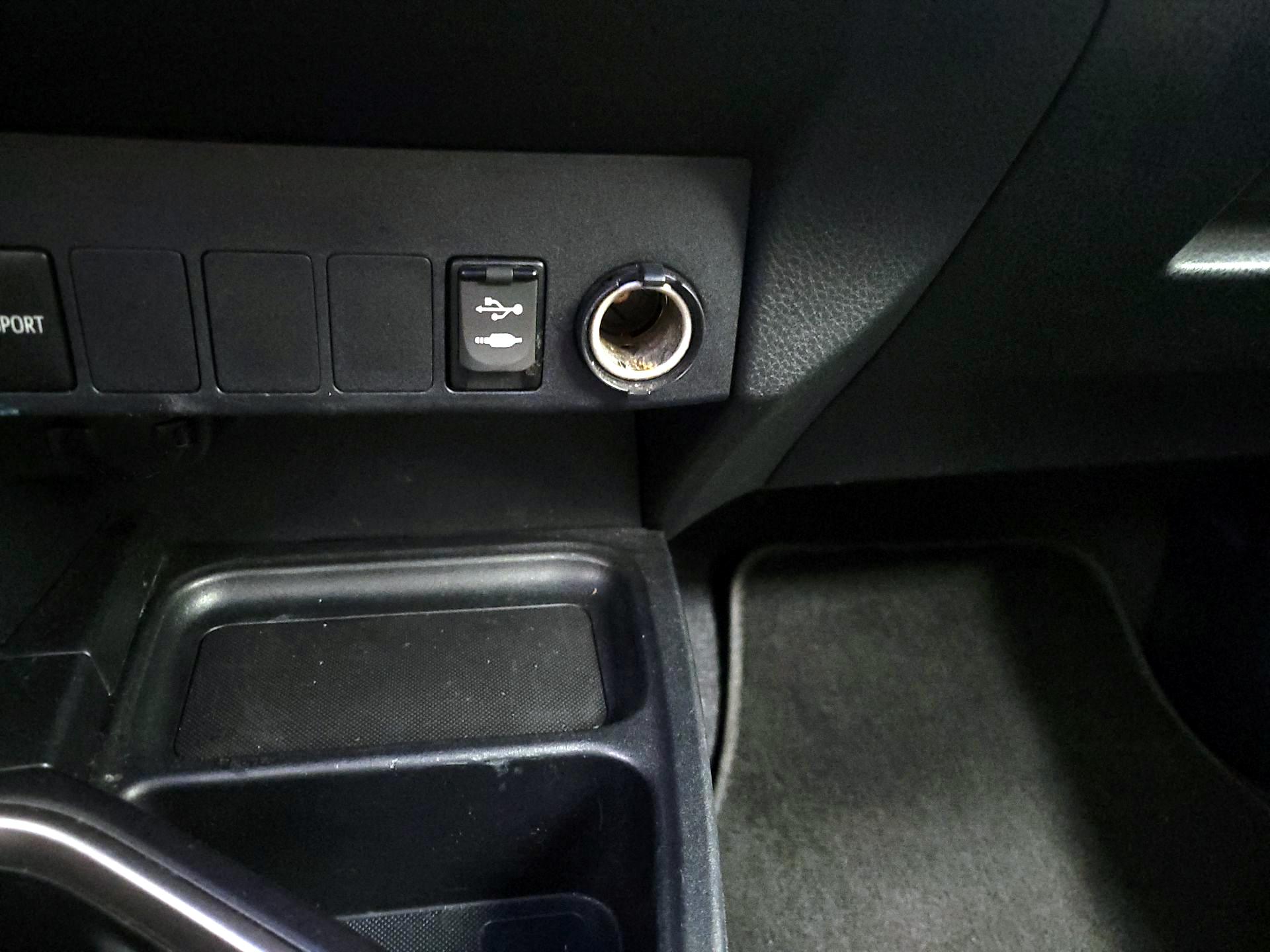Thumbnail: 2017 Toyota RAV4 - 16
