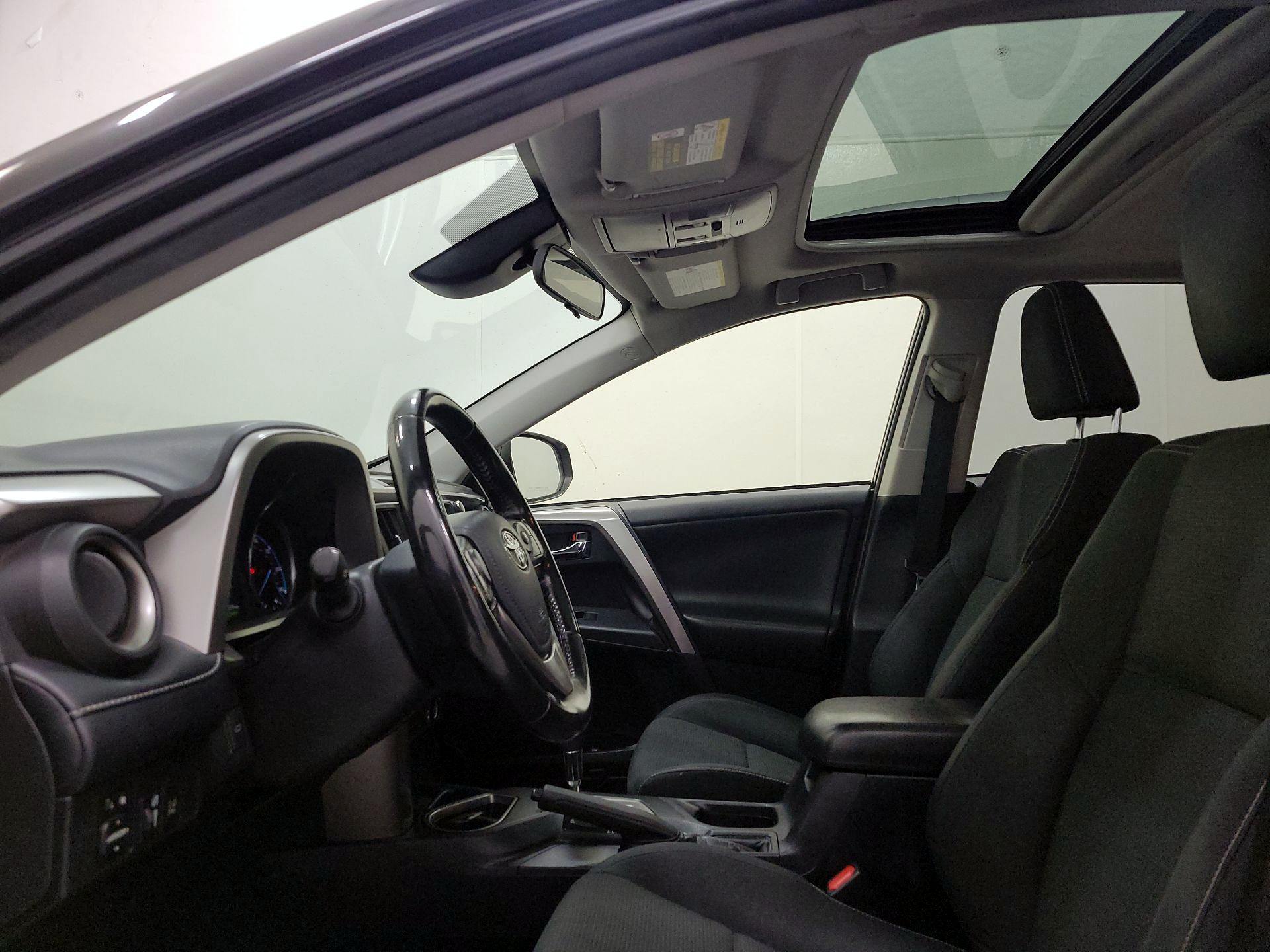 Thumbnail: 2017 Toyota RAV4 - 17