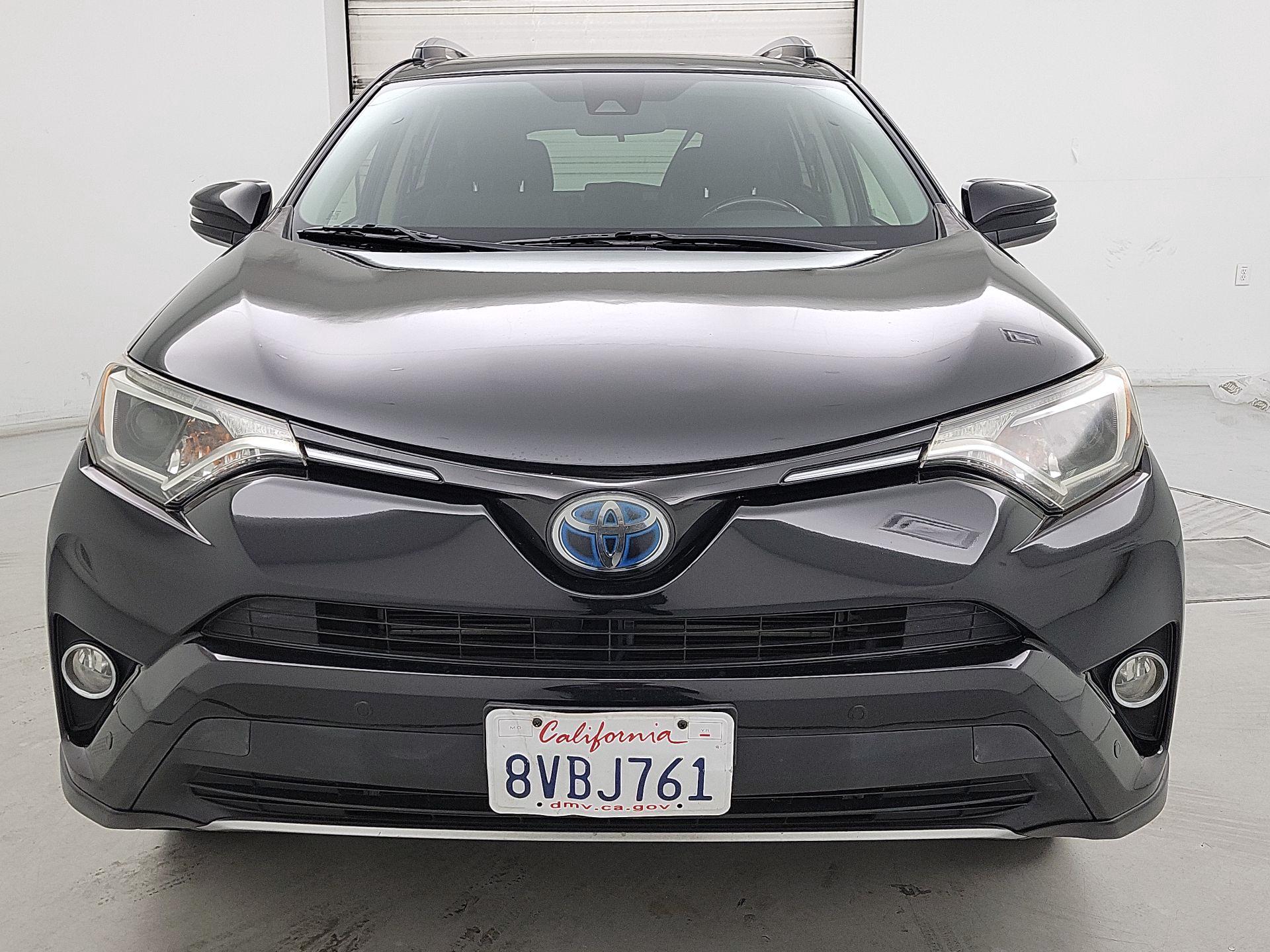 Thumbnail: 2017 Toyota RAV4 - 2
