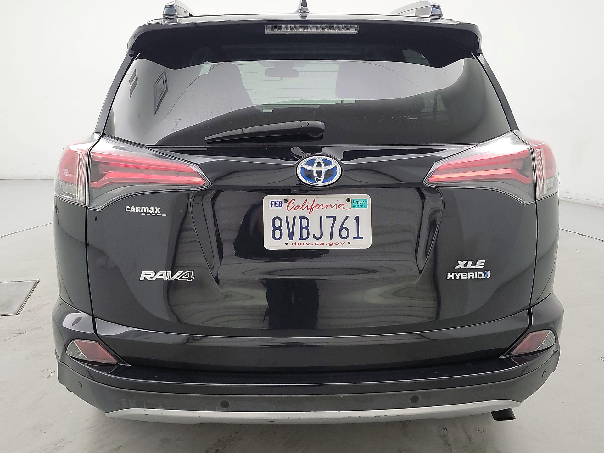 Thumbnail: 2017 Toyota RAV4 - 6
