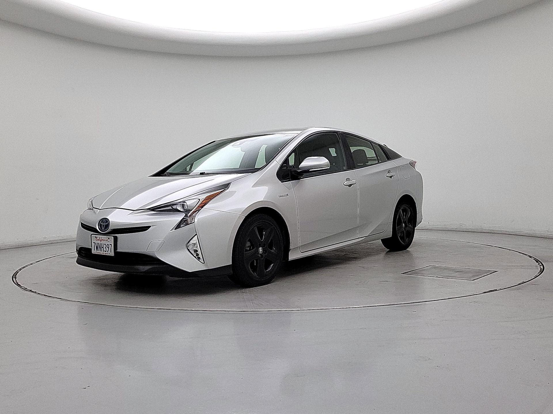 Thumbnail: 2016 Toyota Prius - 3