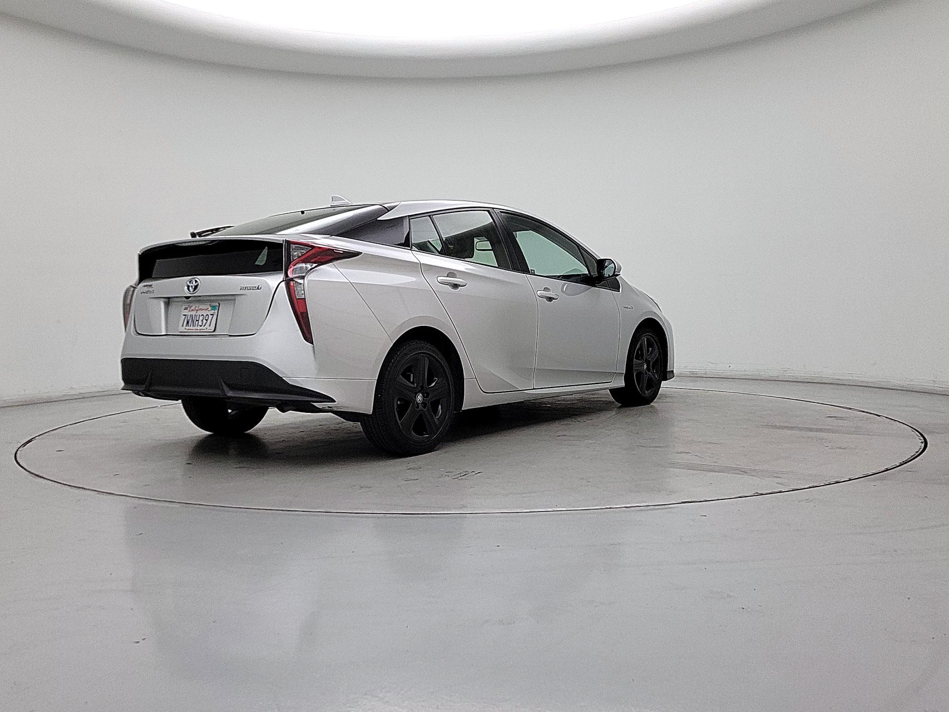 Thumbnail: 2016 Toyota Prius - 5