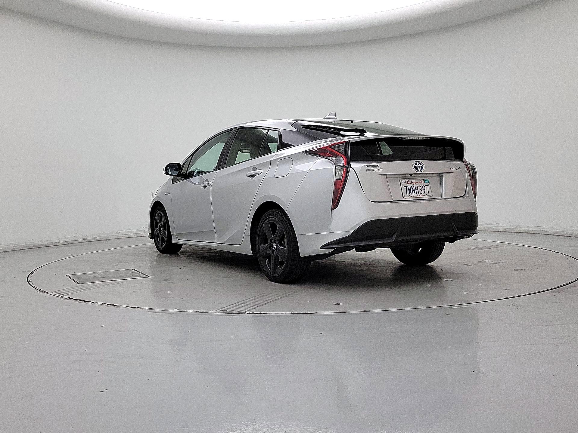 Thumbnail: 2016 Toyota Prius - 7