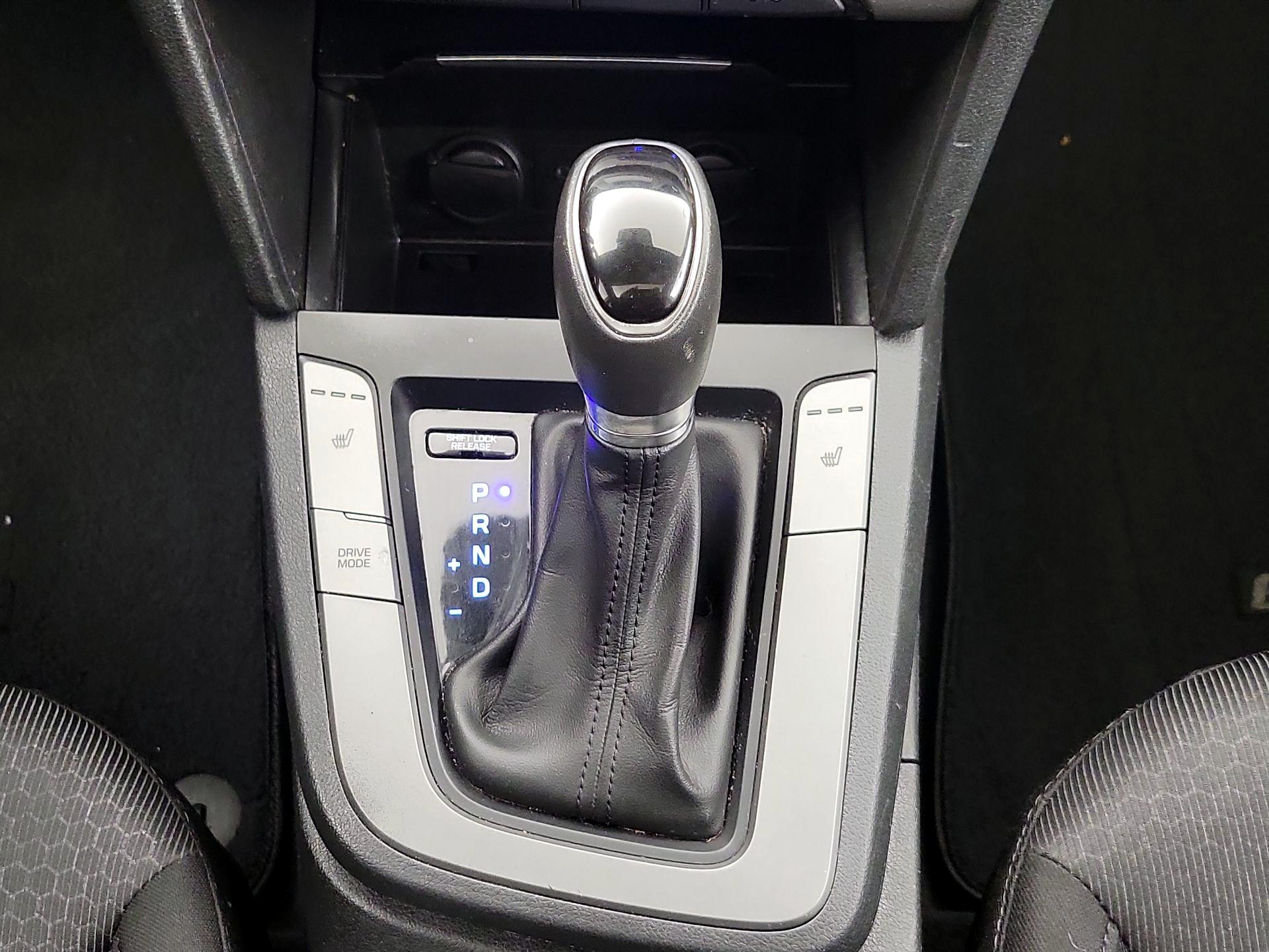 Thumbnail: 2017 Hyundai Elantra - 17
