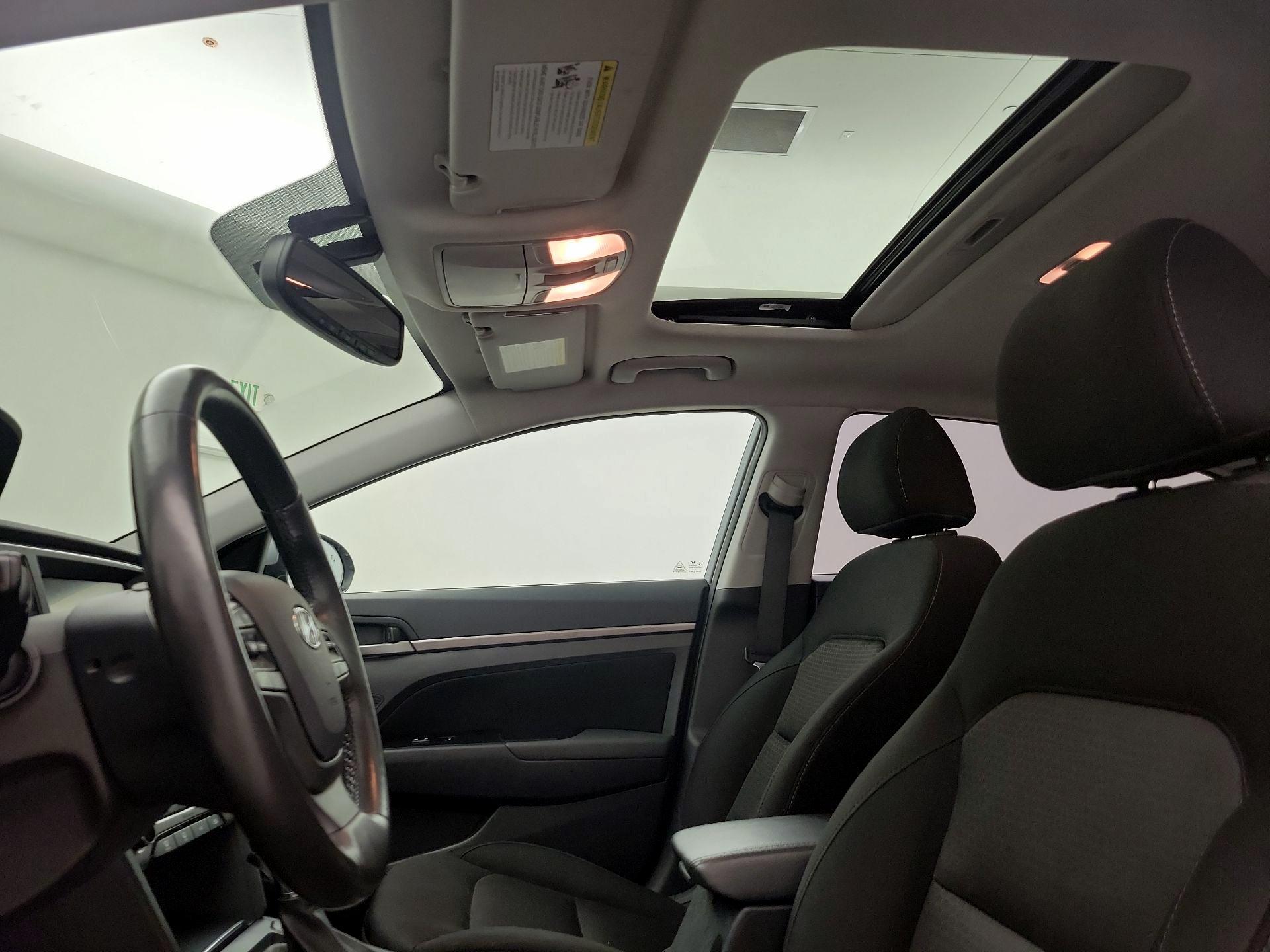 Thumbnail: 2017 Hyundai Elantra - 19