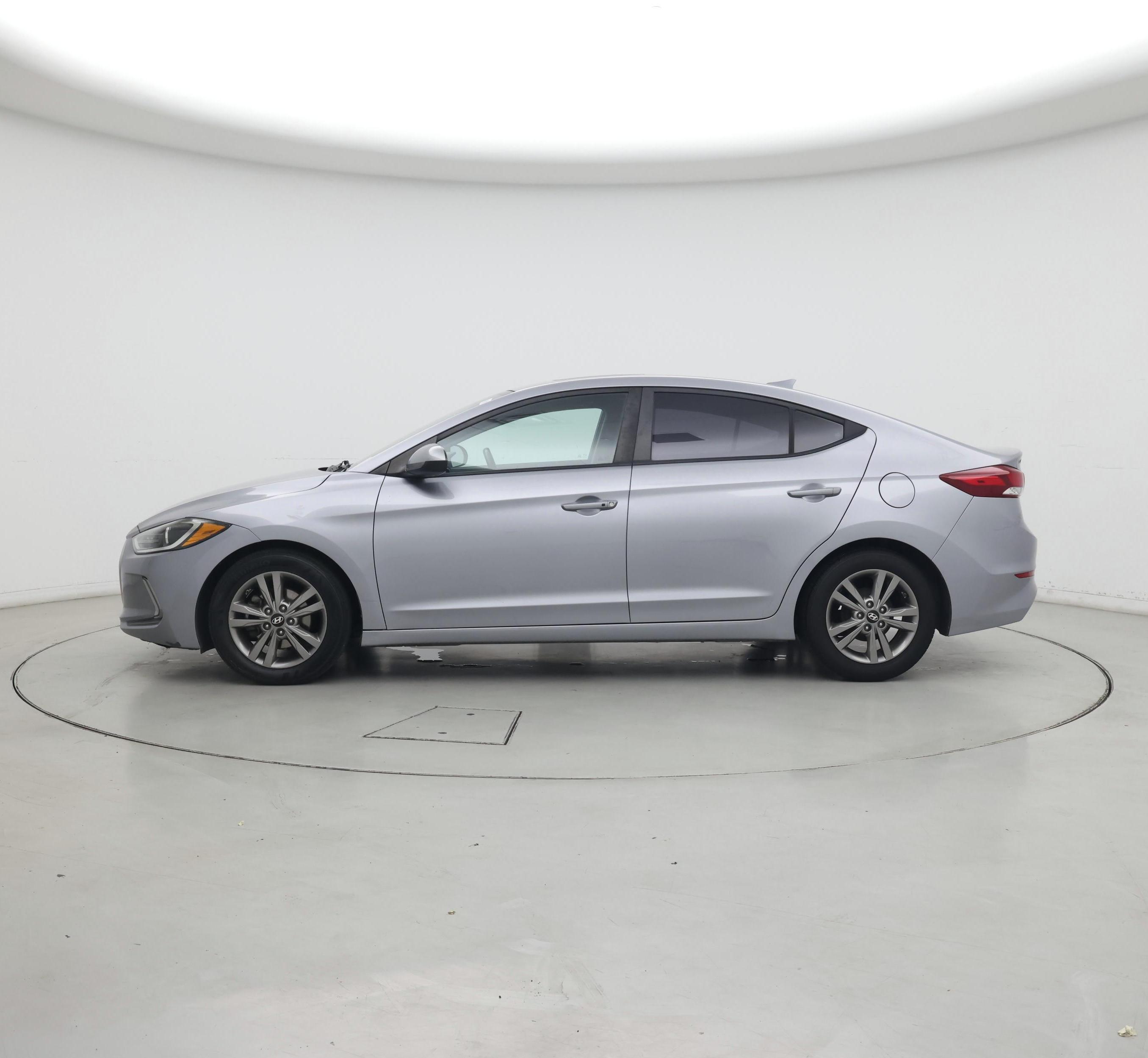 Thumbnail: 2017 Hyundai Elantra - 3
