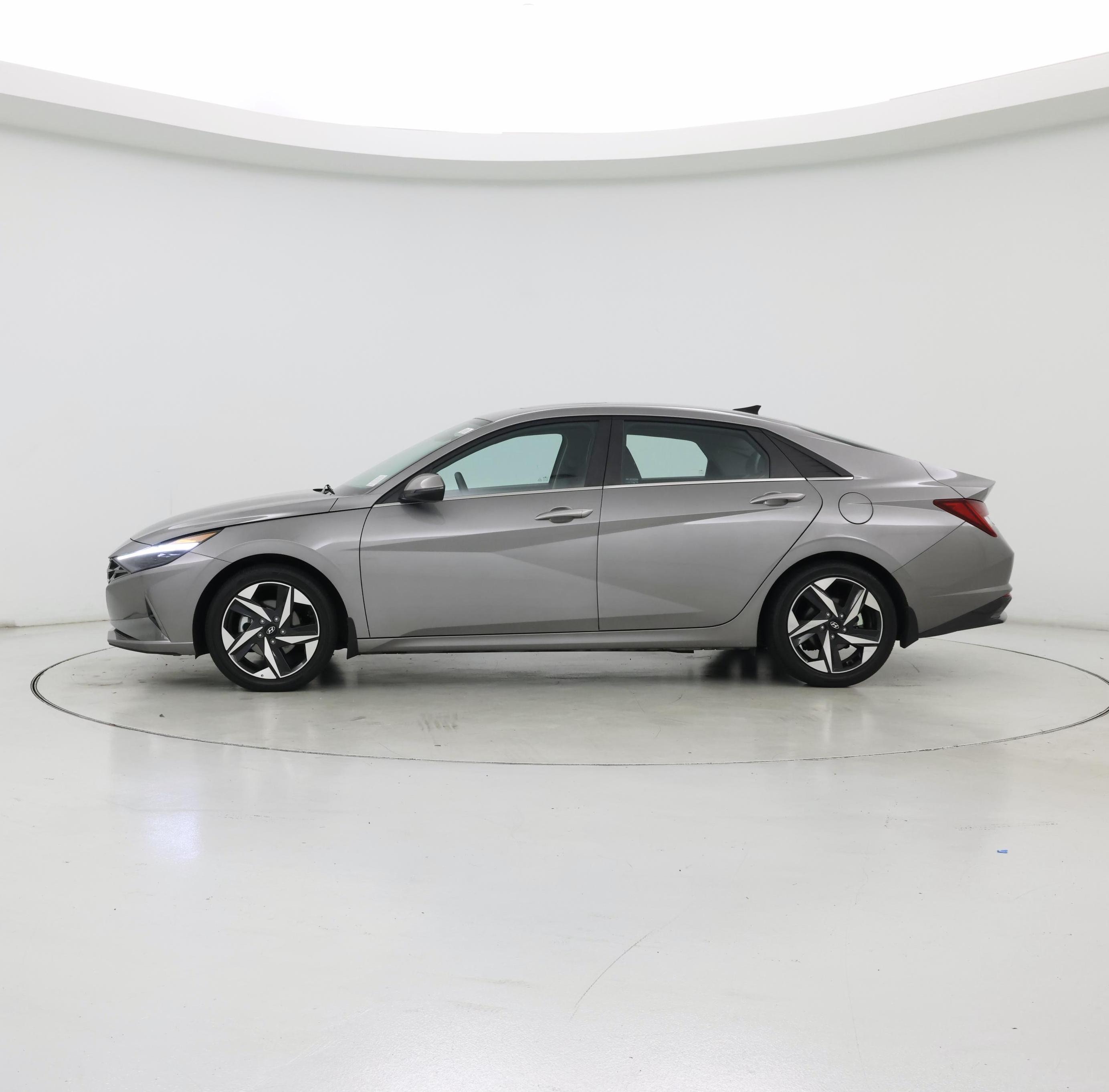 Thumbnail: 2023 Hyundai Elantra - 3