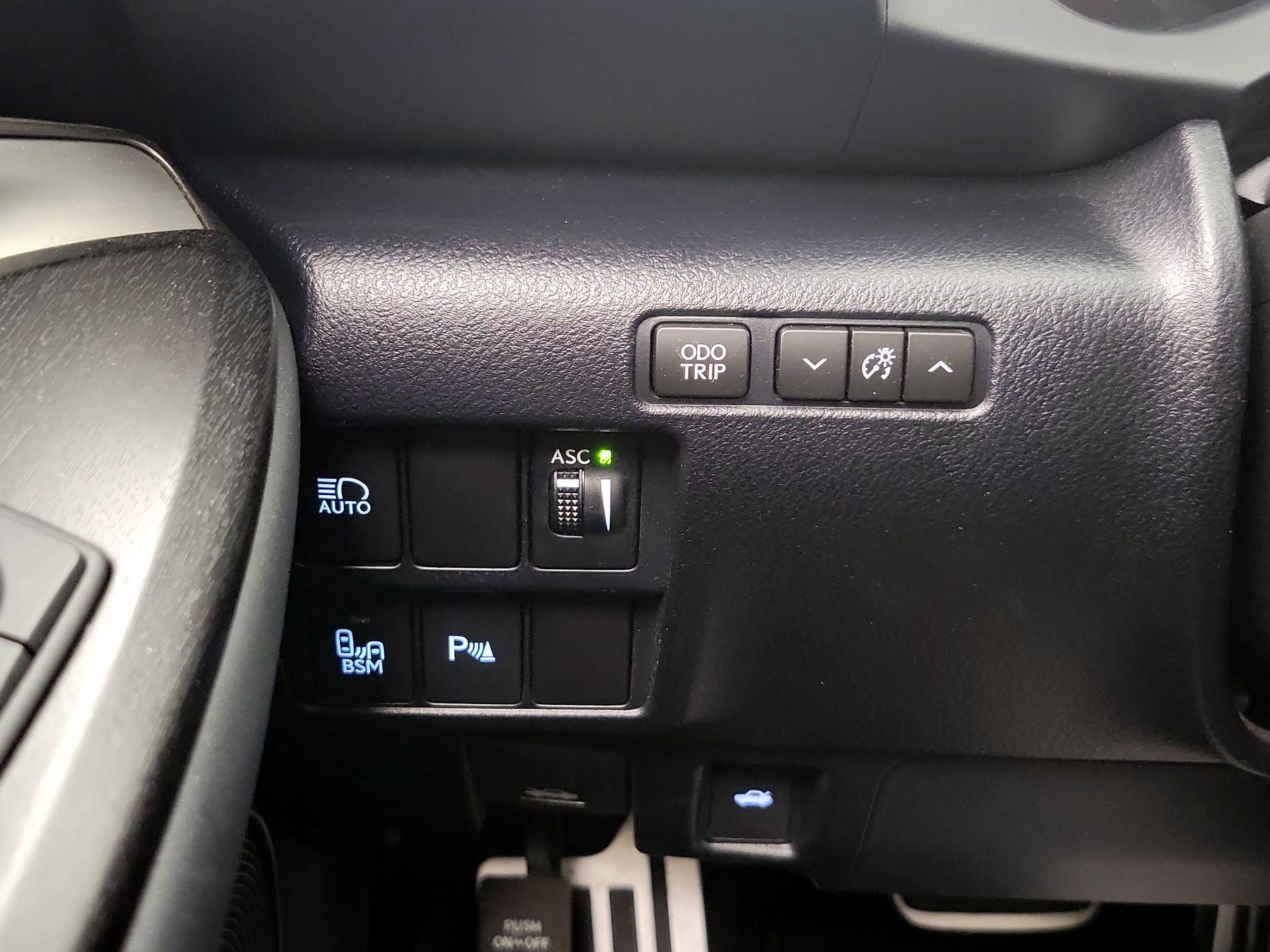 Thumbnail: 2018 Lexus RC - 13