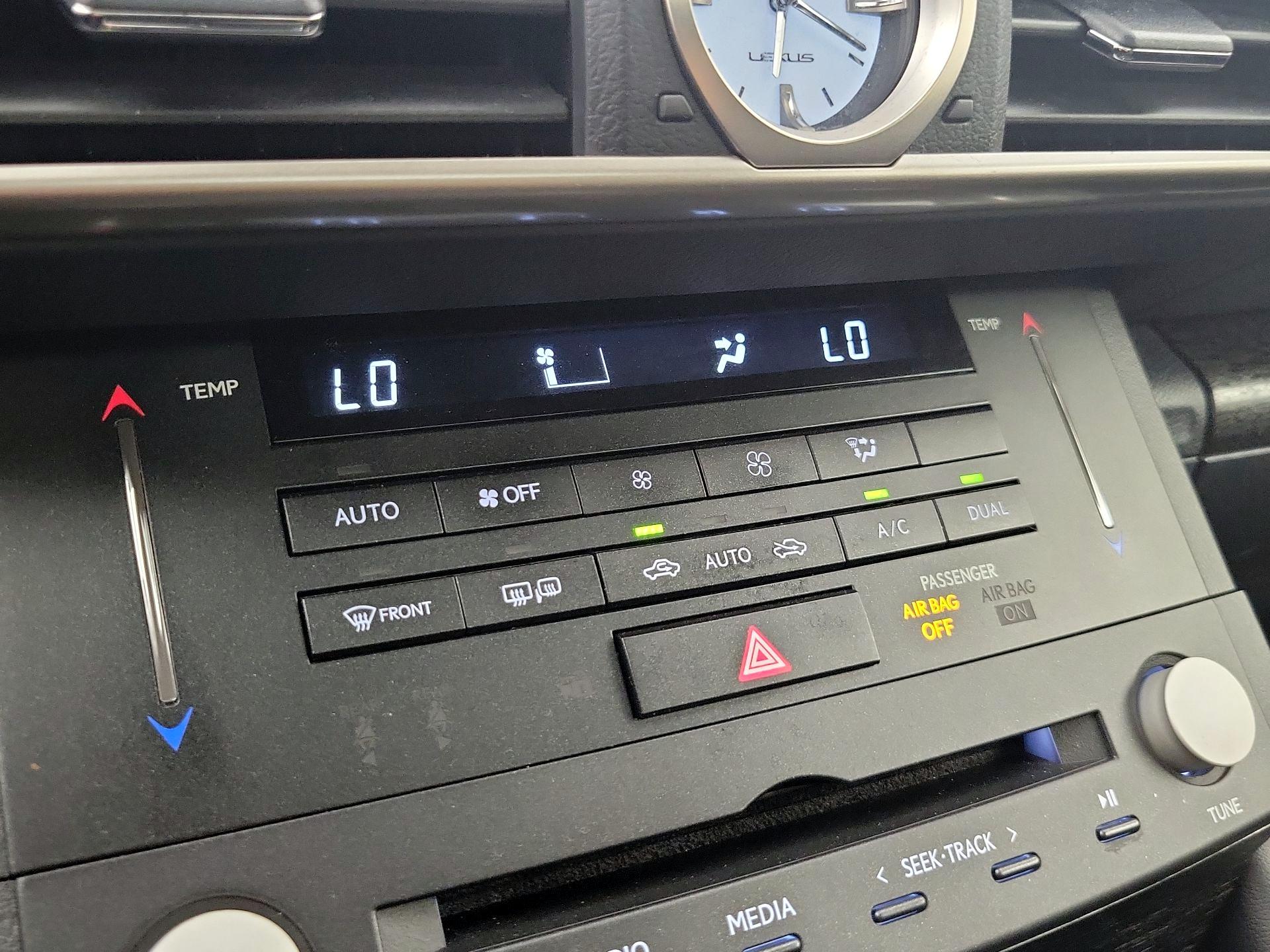 Thumbnail: 2018 Lexus RC - 17