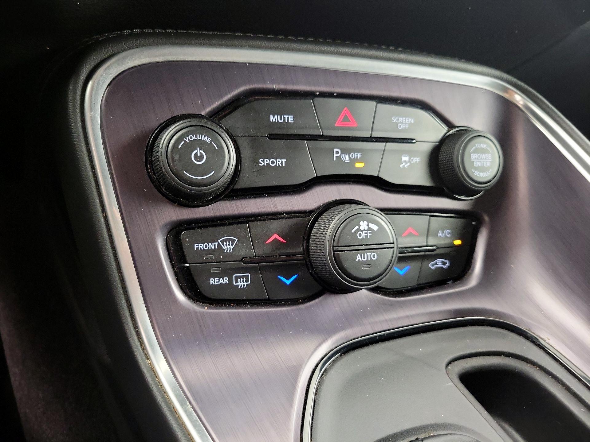 Thumbnail: 2018 Dodge Challenger - 17