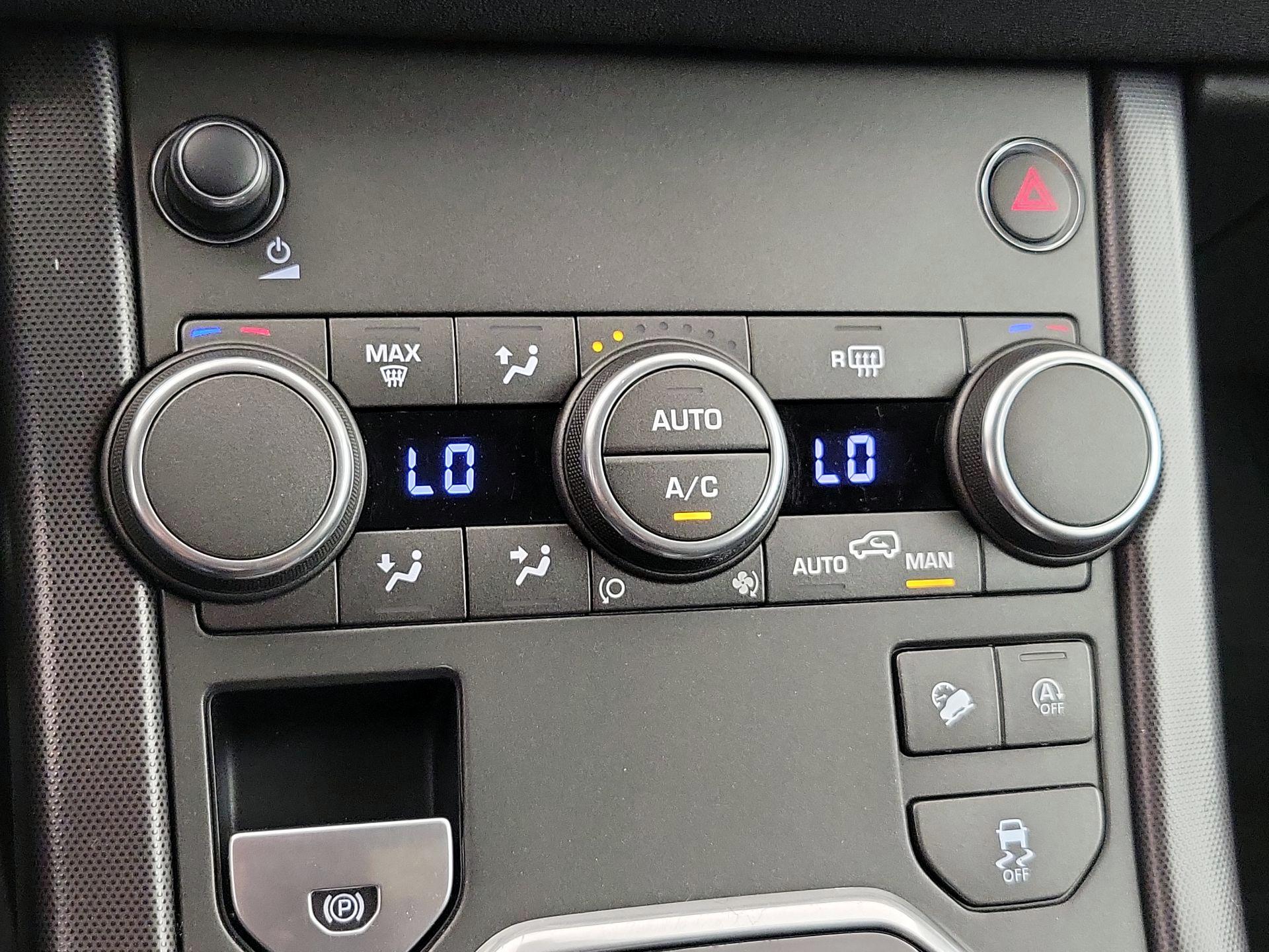 Thumbnail: 2019 Land Rover Range Rover Evoque - 17