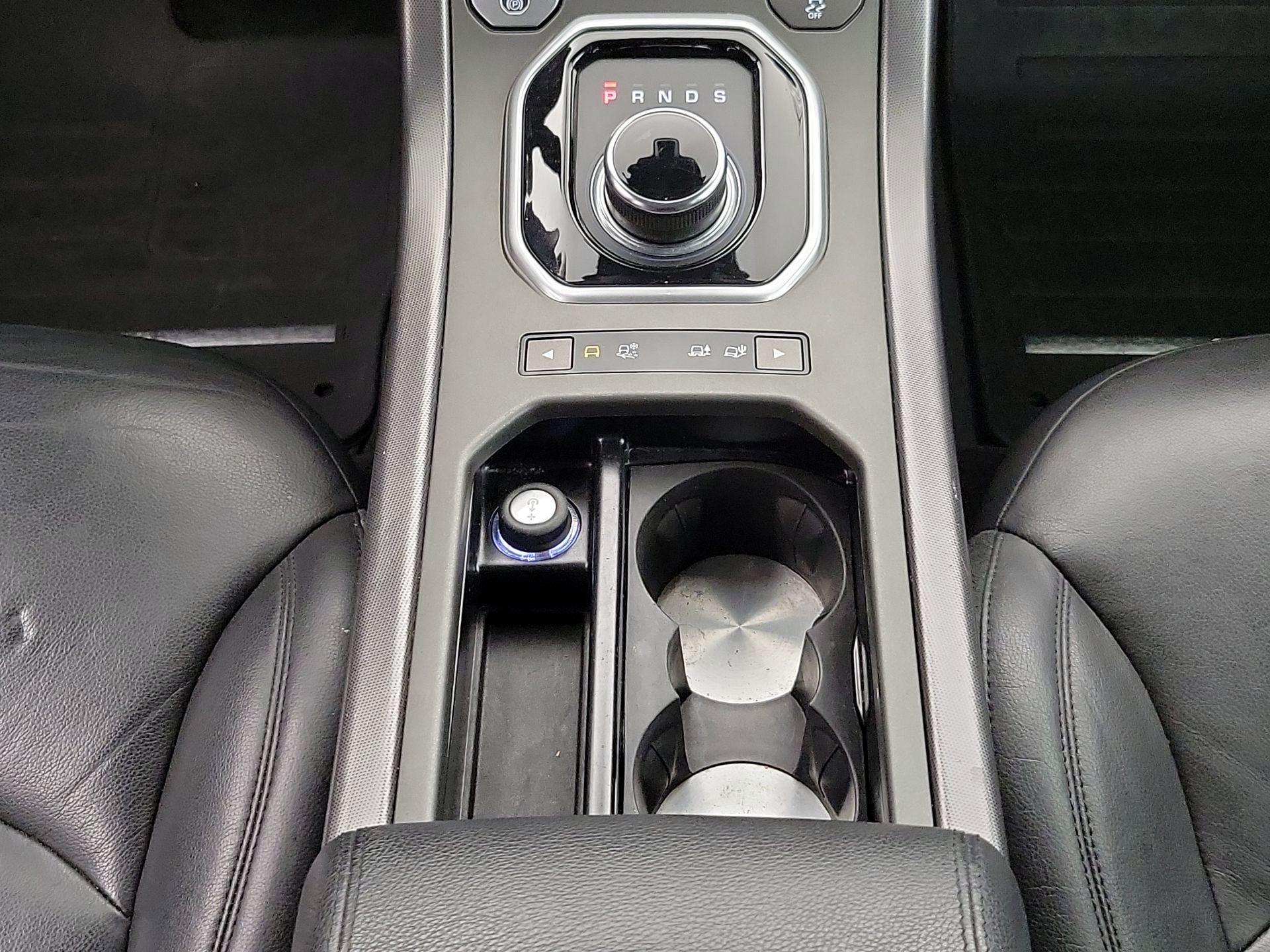 Thumbnail: 2019 Land Rover Range Rover Evoque - 18