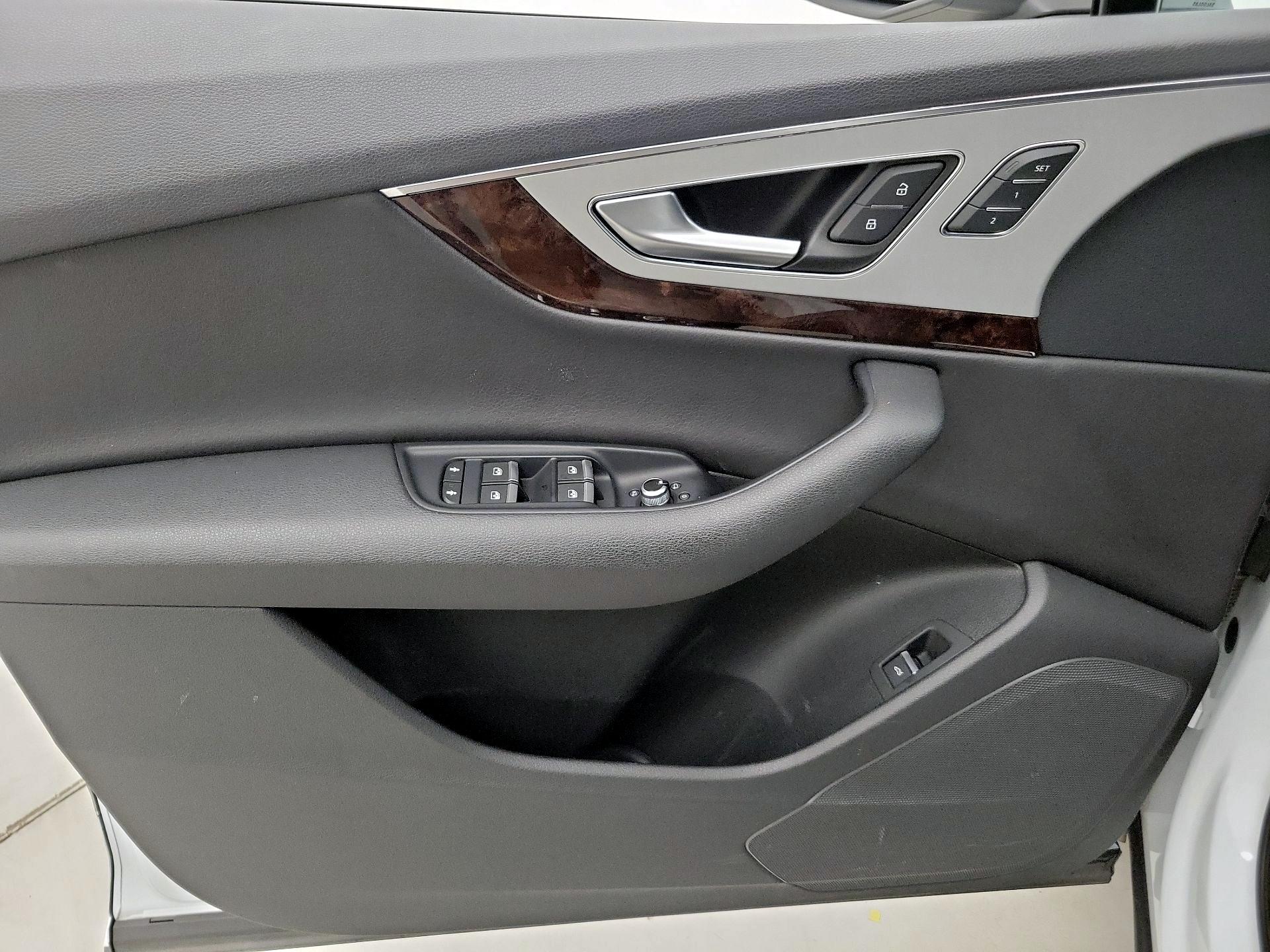 Thumbnail: 2019 Audi Q7 - 12