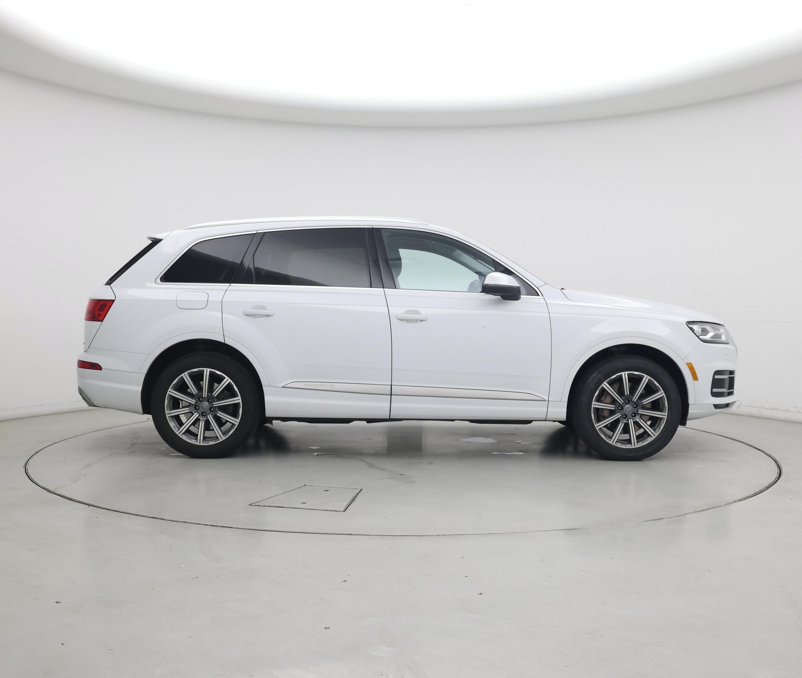 Thumbnail: 2019 Audi Q7 - 7