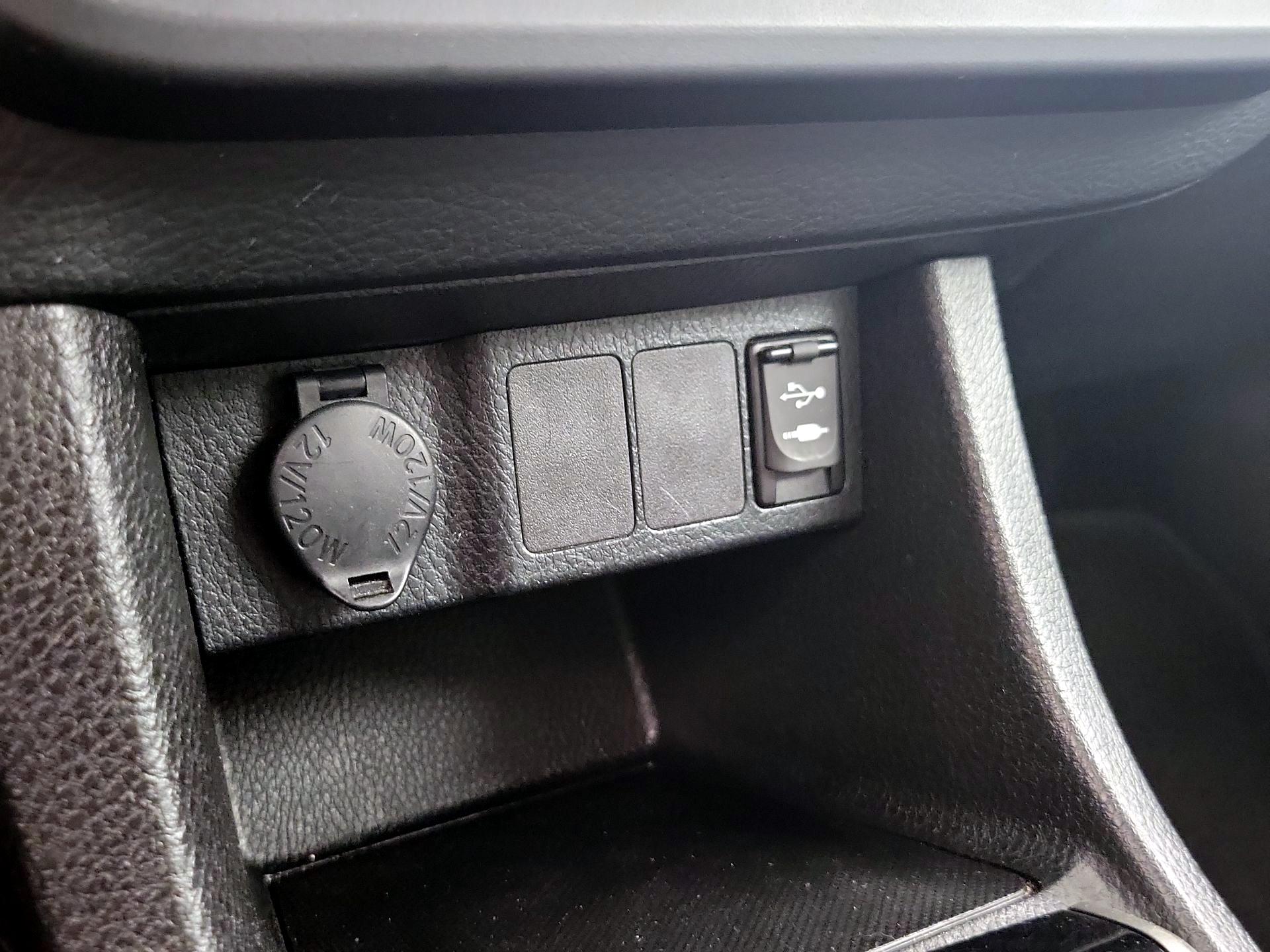 Thumbnail: 2014 Toyota Corolla - 18