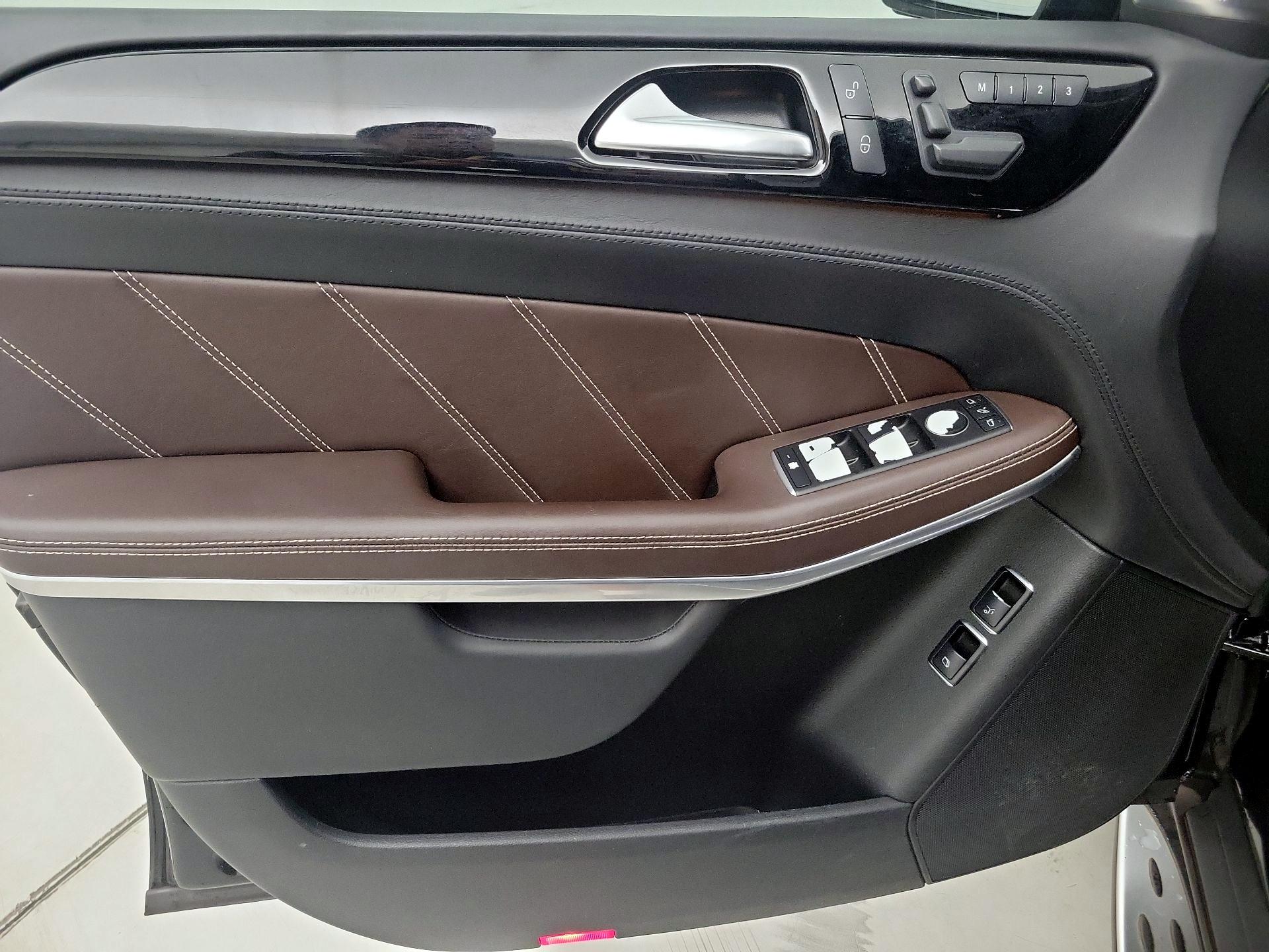 Thumbnail: 2015 Mercedes-Benz GL-Class - 12