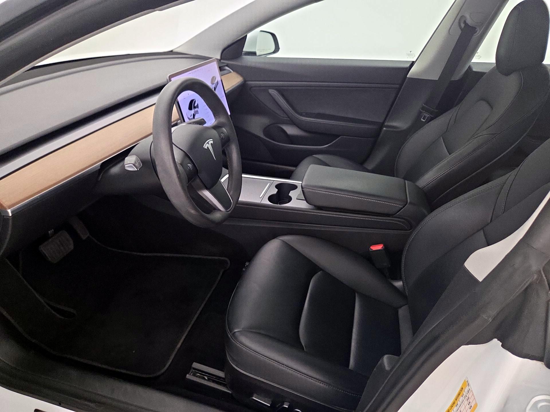 Thumbnail: 2021 Tesla Model 3 - 11