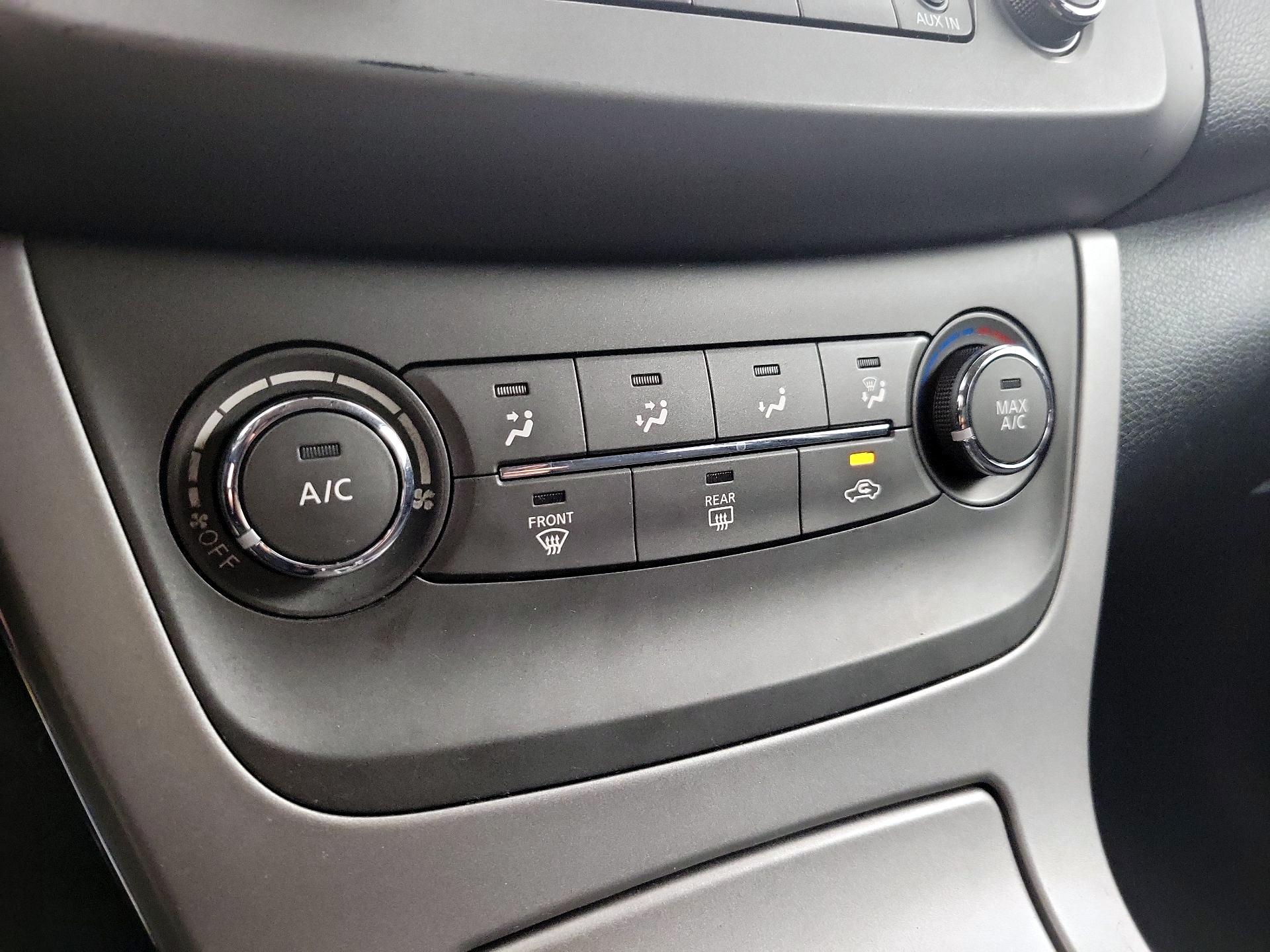 Thumbnail: 2014 Nissan Sentra - 15