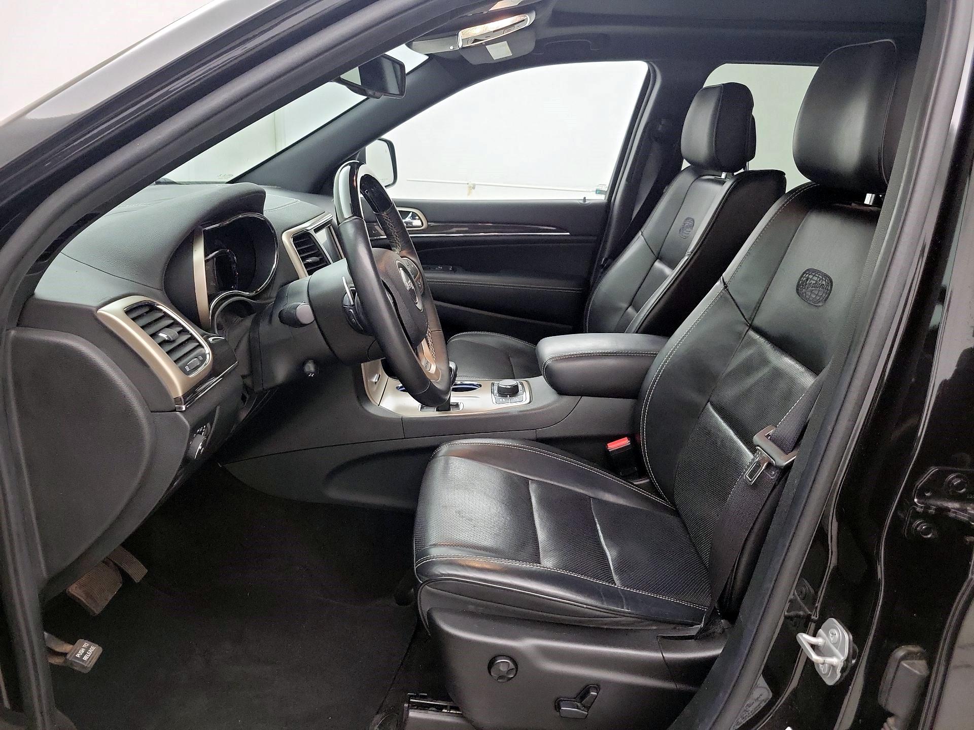 Thumbnail: 2015 Jeep Grand Cherokee - 11