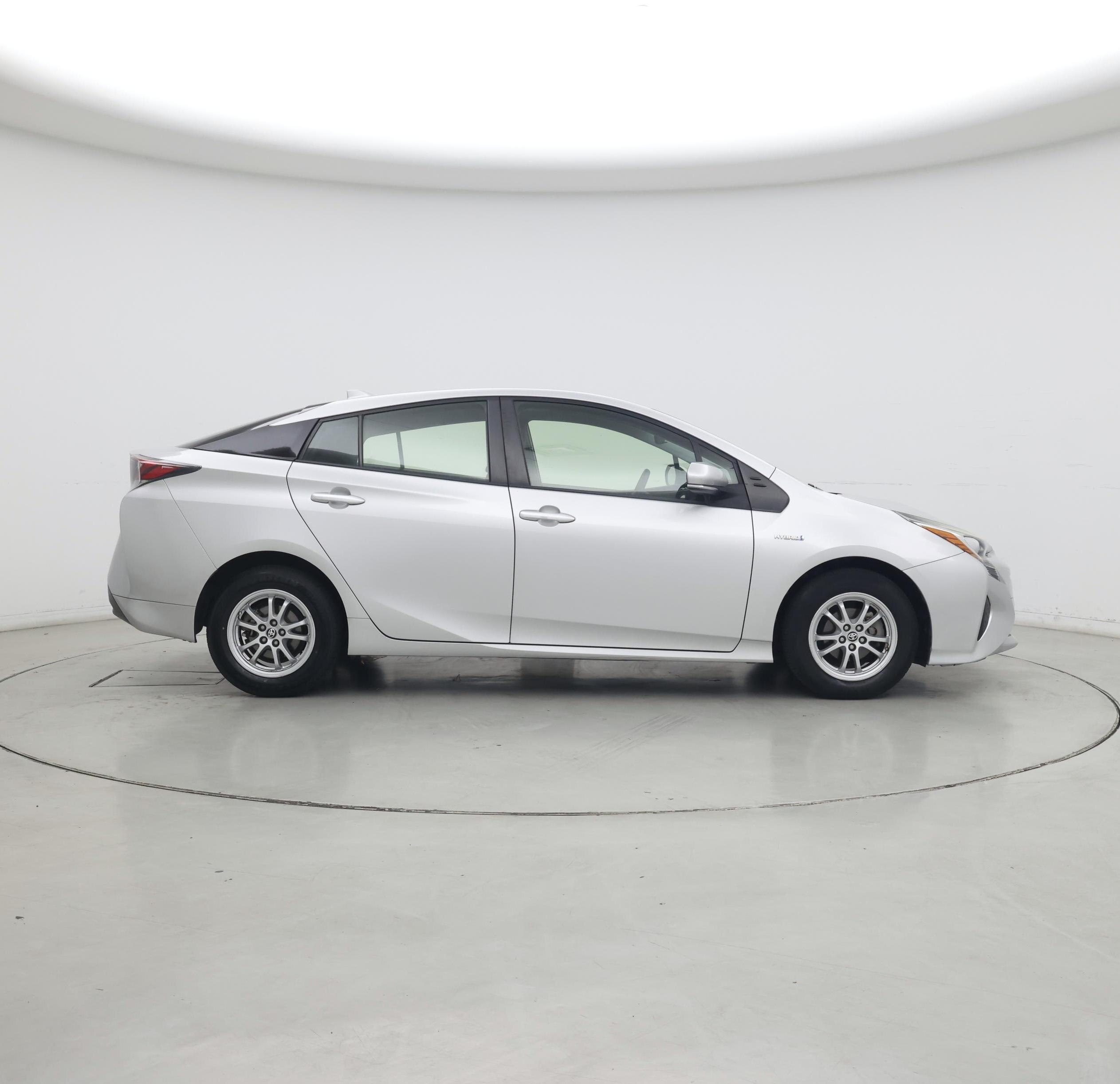 Thumbnail: 2018 Toyota Prius - 7