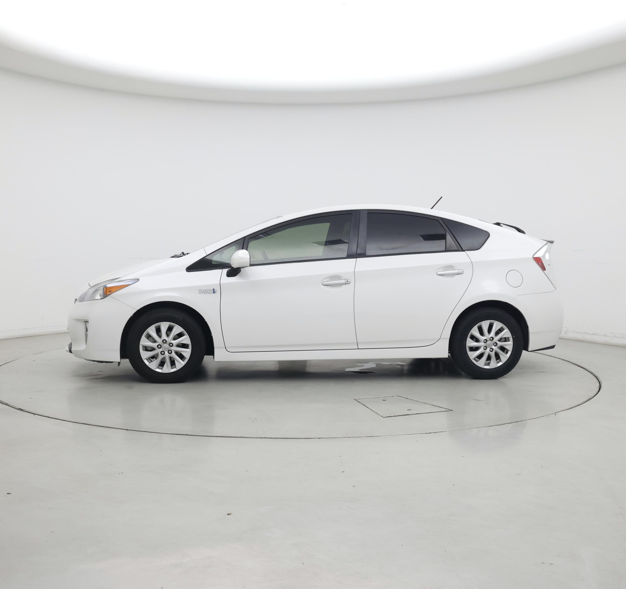 Thumbnail: 2015 Toyota Prius - 3