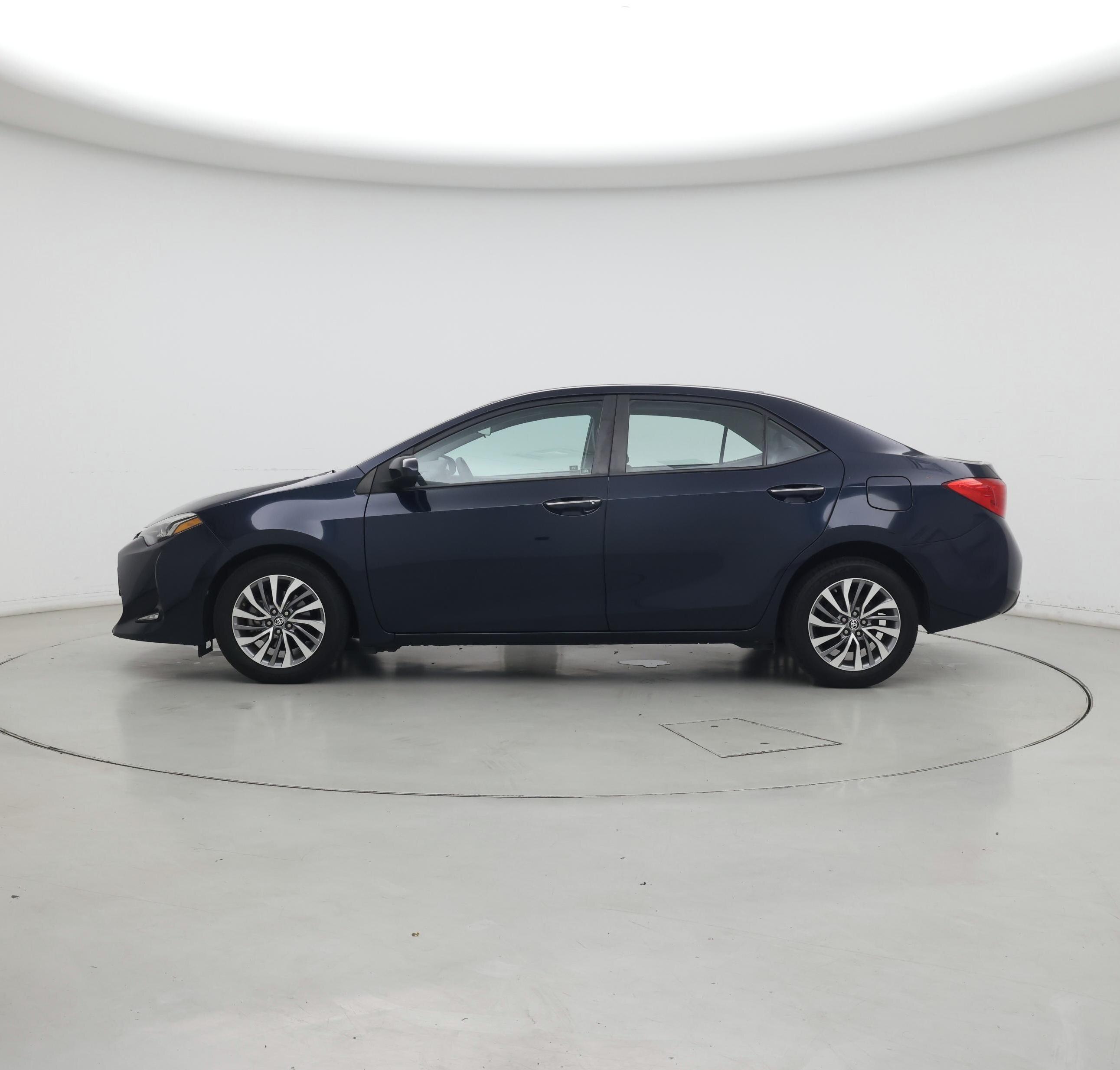 Thumbnail: 2018 Toyota Corolla - 3