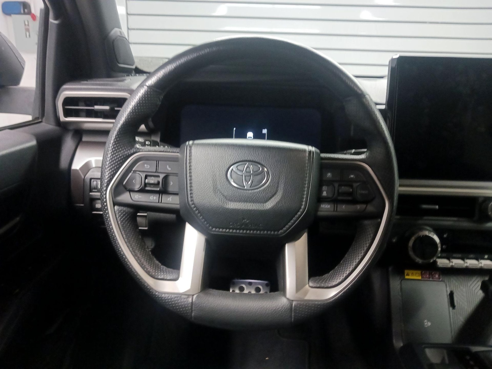 2024 Toyota Tacoma TRD Sport - Photo 11