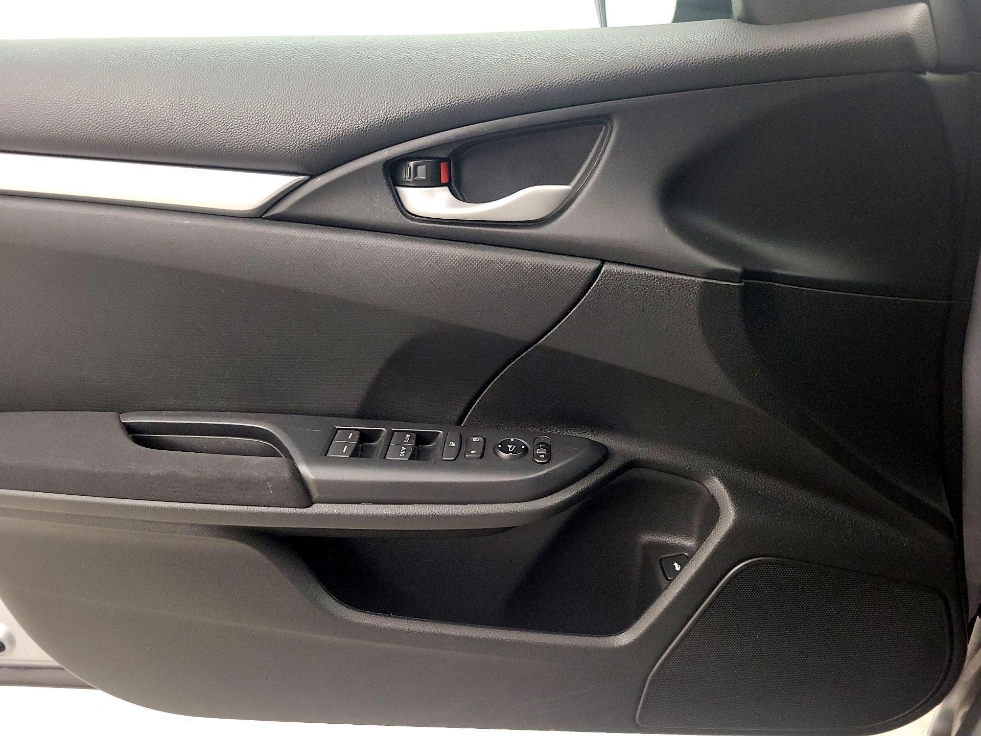 Thumbnail: 2016 Honda Civic - 12