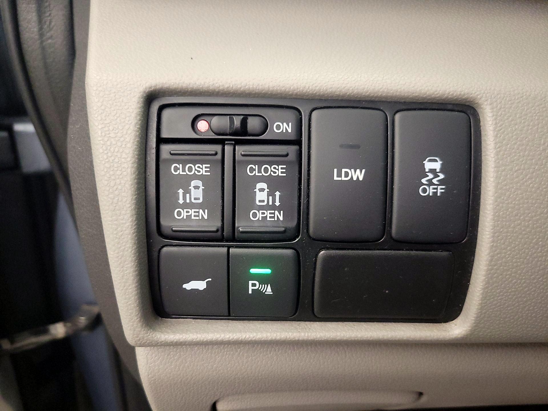 Thumbnail: 2014 Honda Odyssey - 13