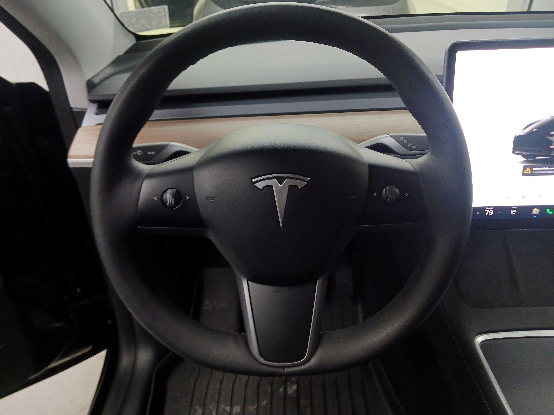 Thumbnail: 2023 Tesla Model Y - 10