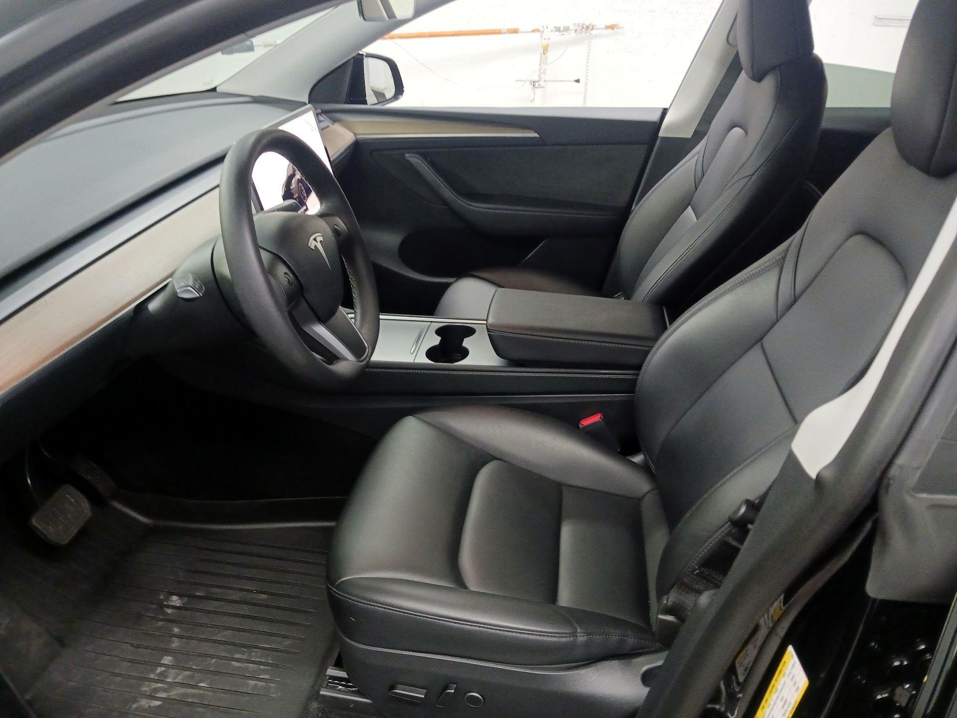 Thumbnail: 2023 Tesla Model Y - 11