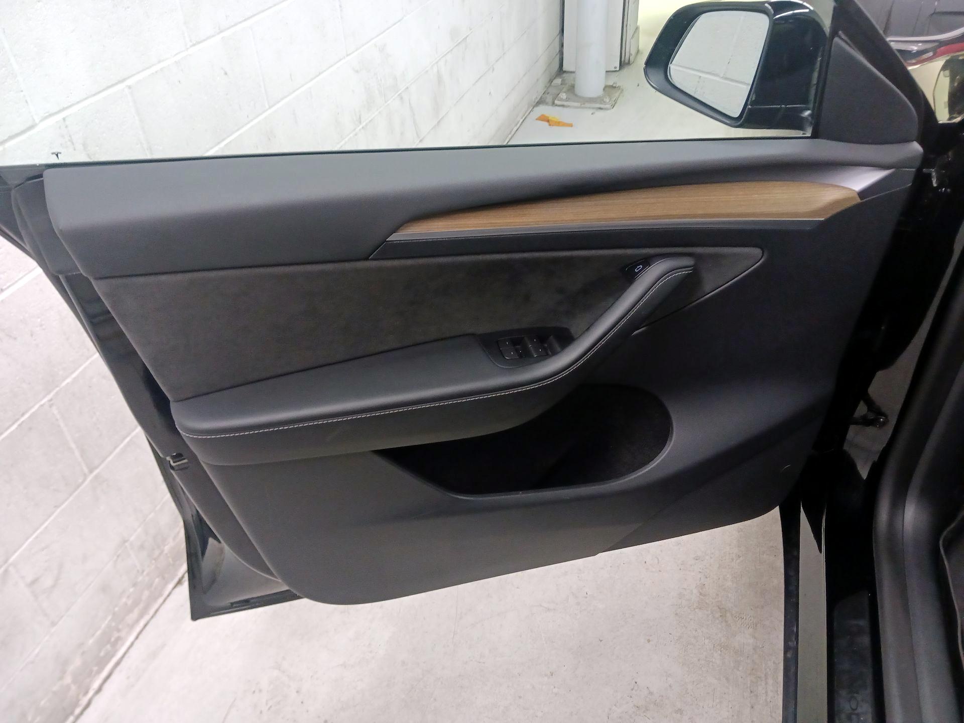 Thumbnail: 2023 Tesla Model Y - 12