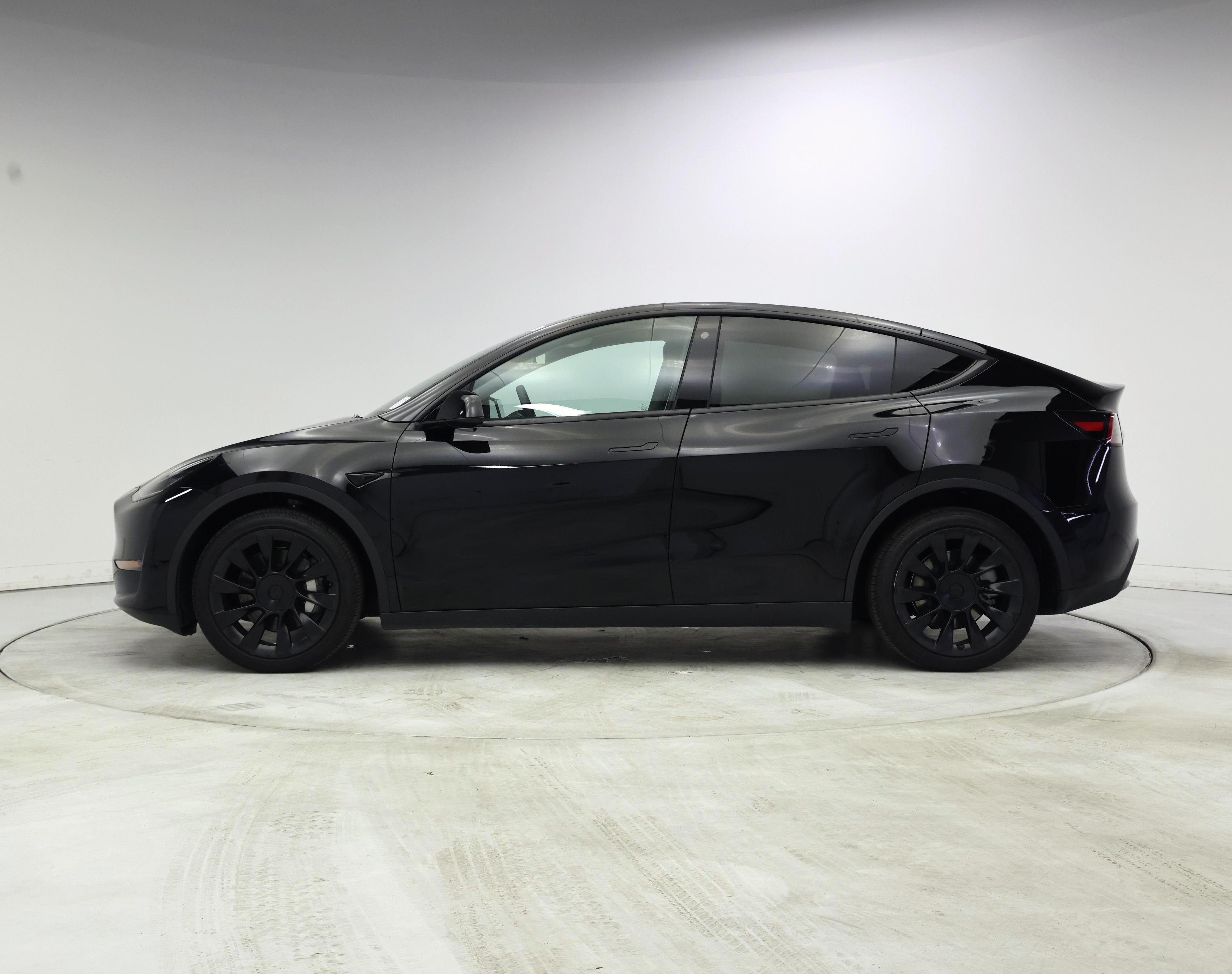 Thumbnail: 2023 Tesla Model Y - 3