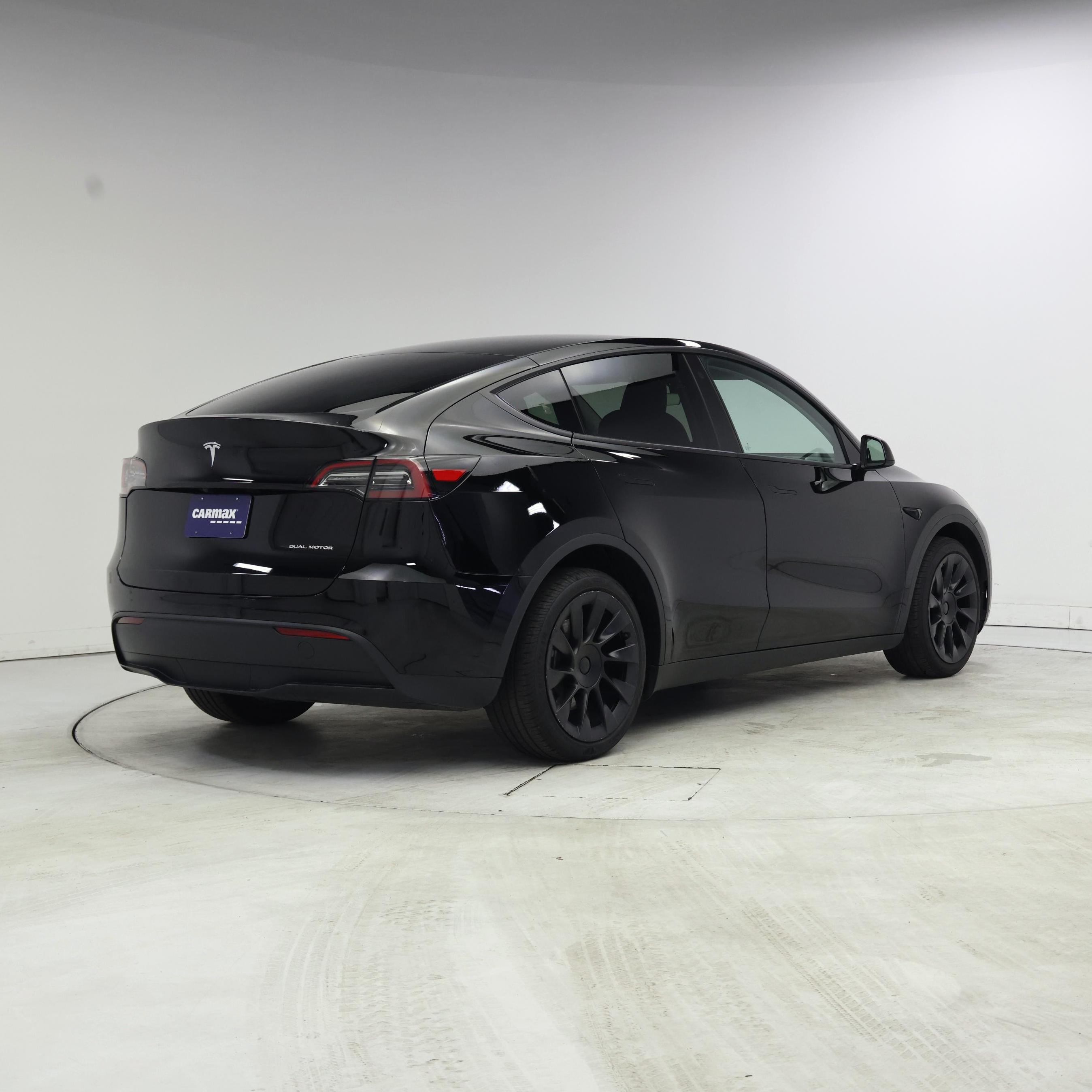 Thumbnail: 2023 Tesla Model Y - 8