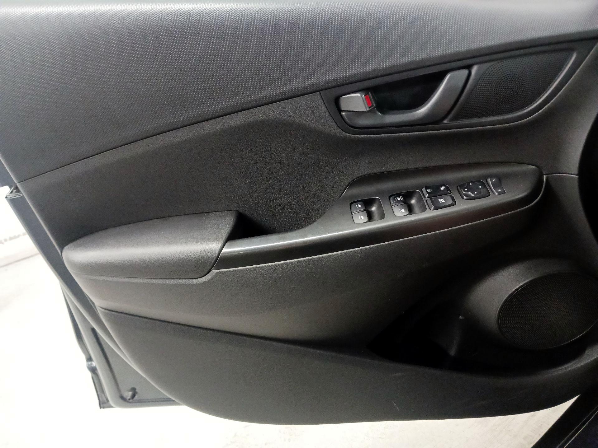 Thumbnail: 2021 Hyundai Kona - 12