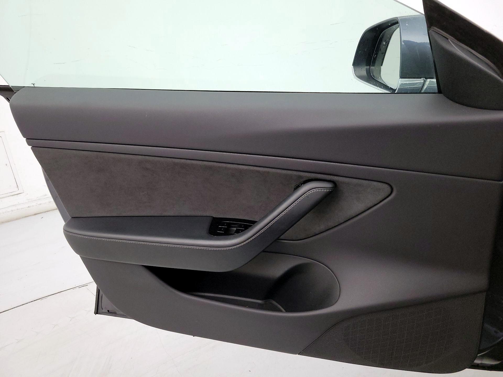 Thumbnail: 2019 Tesla Model 3 - 12