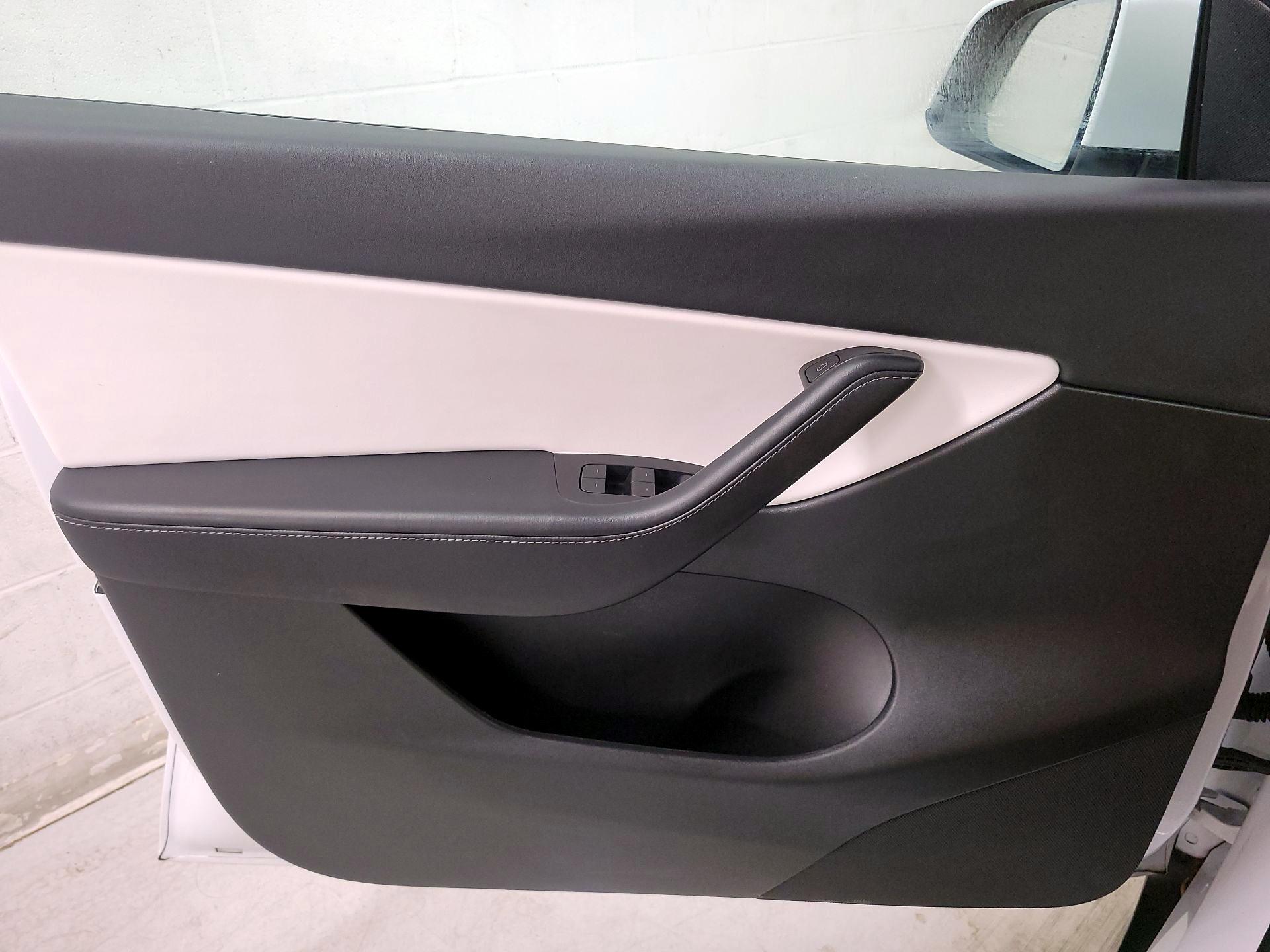 Thumbnail: 2022 Tesla Model Y - 12