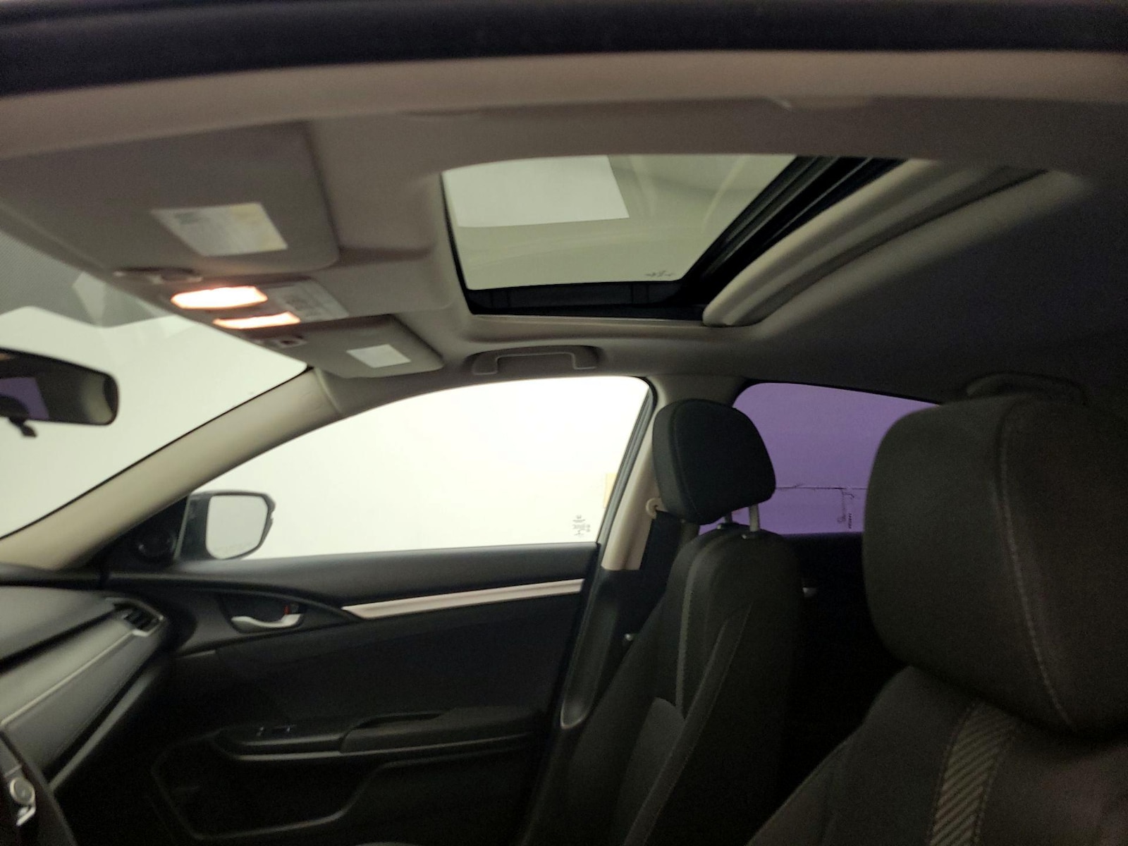 Sunroof(s) & Overhead Airbags