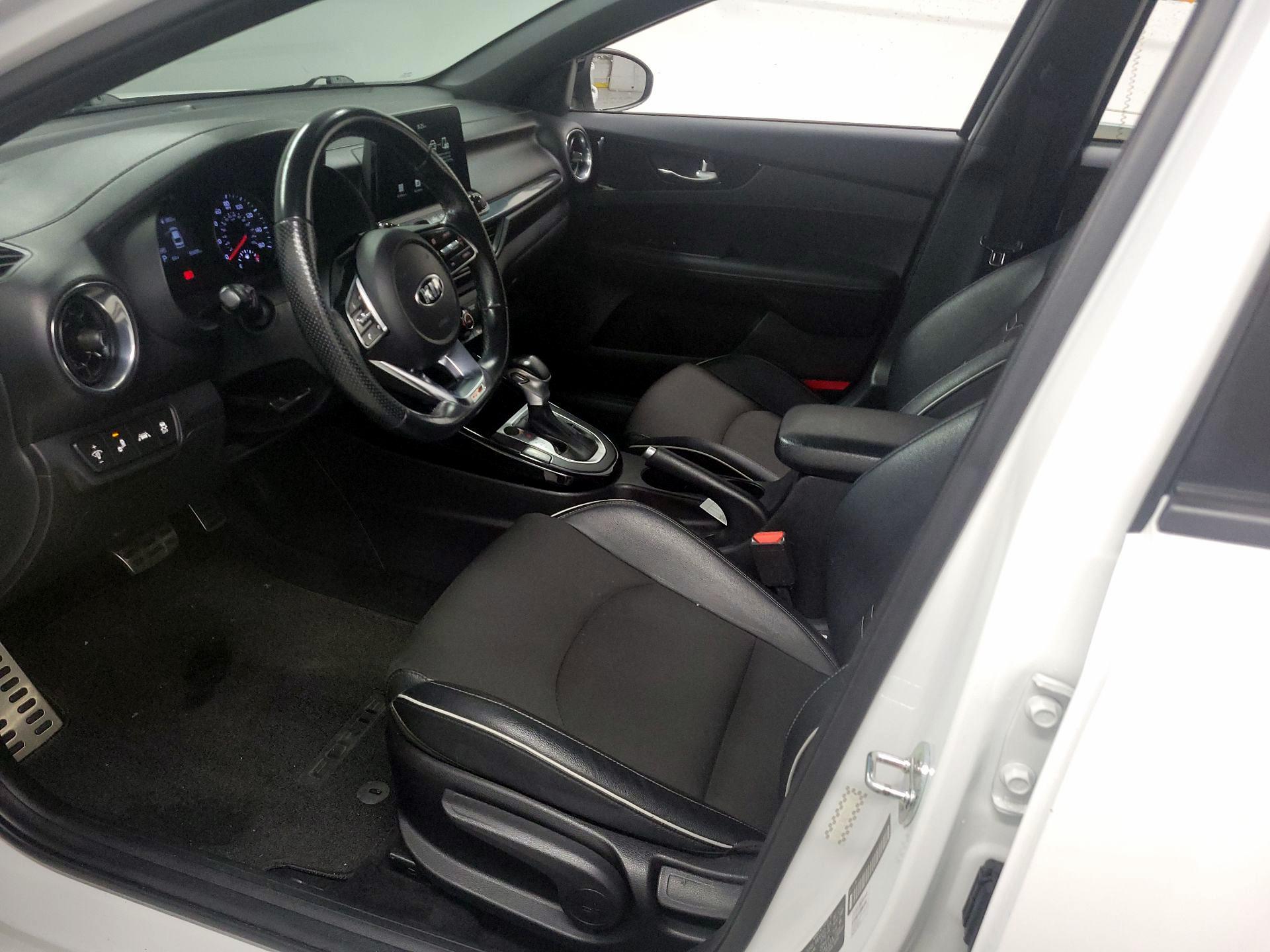 Thumbnail: 2021 Kia Forte - 11