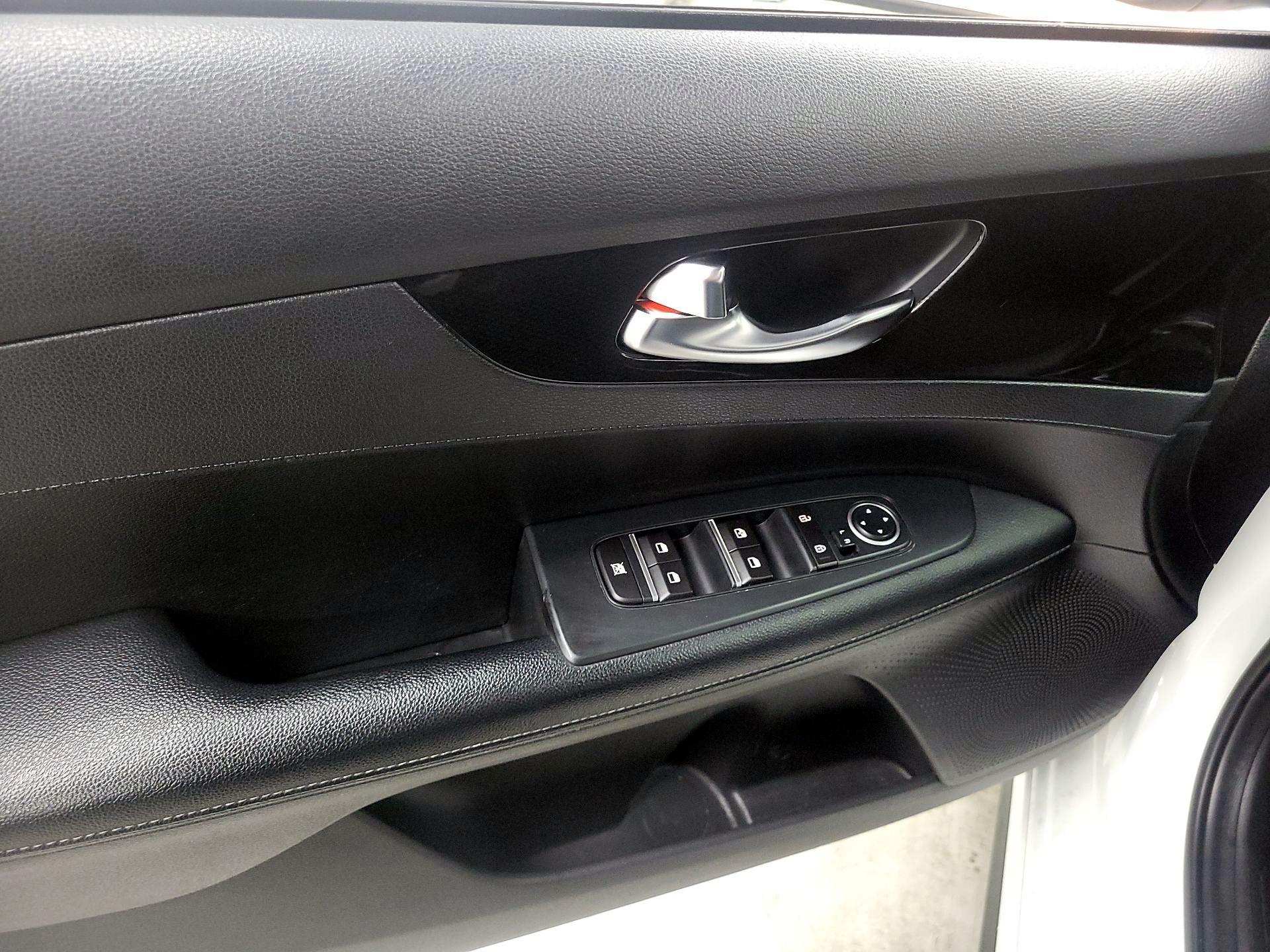 Thumbnail: 2021 Kia Forte - 12