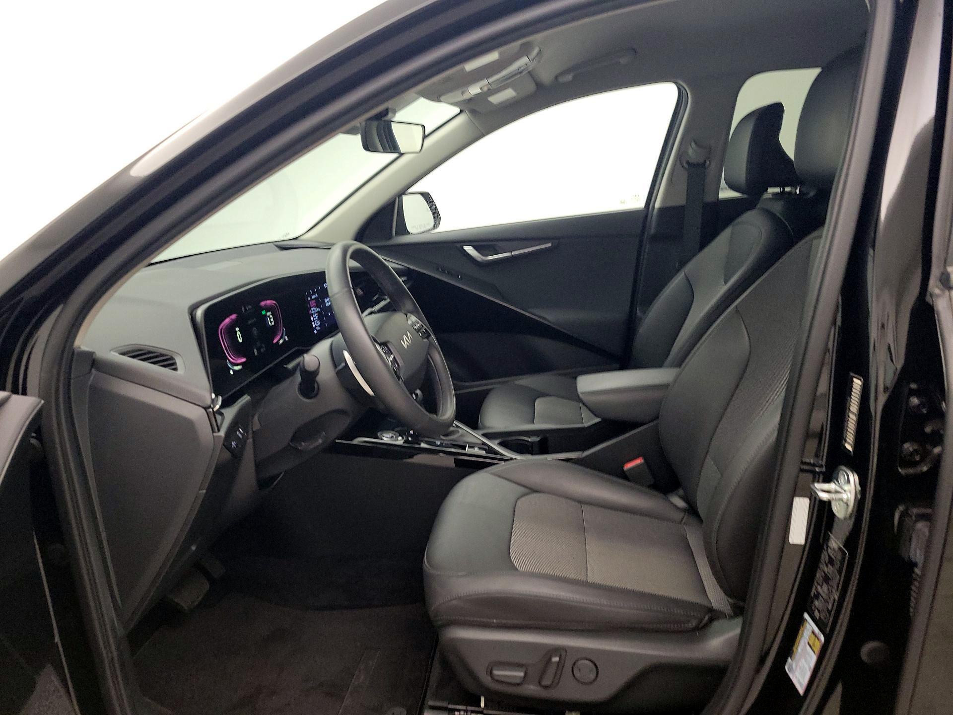 Thumbnail: 2023 Kia Niro - 11