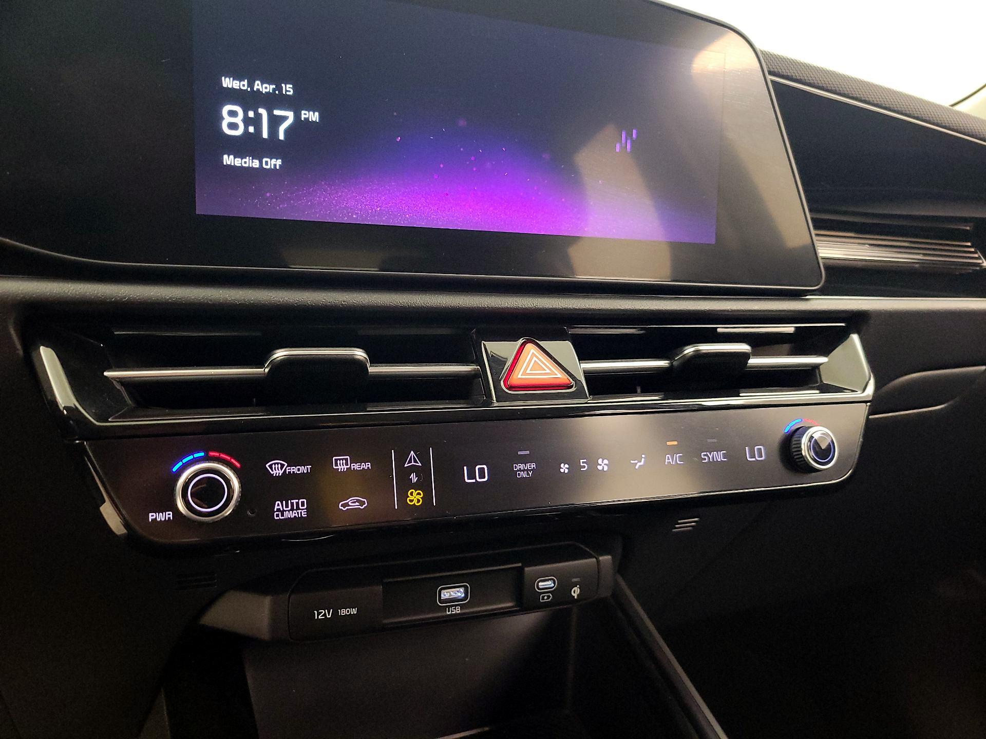 Thumbnail: 2023 Kia Niro - 16