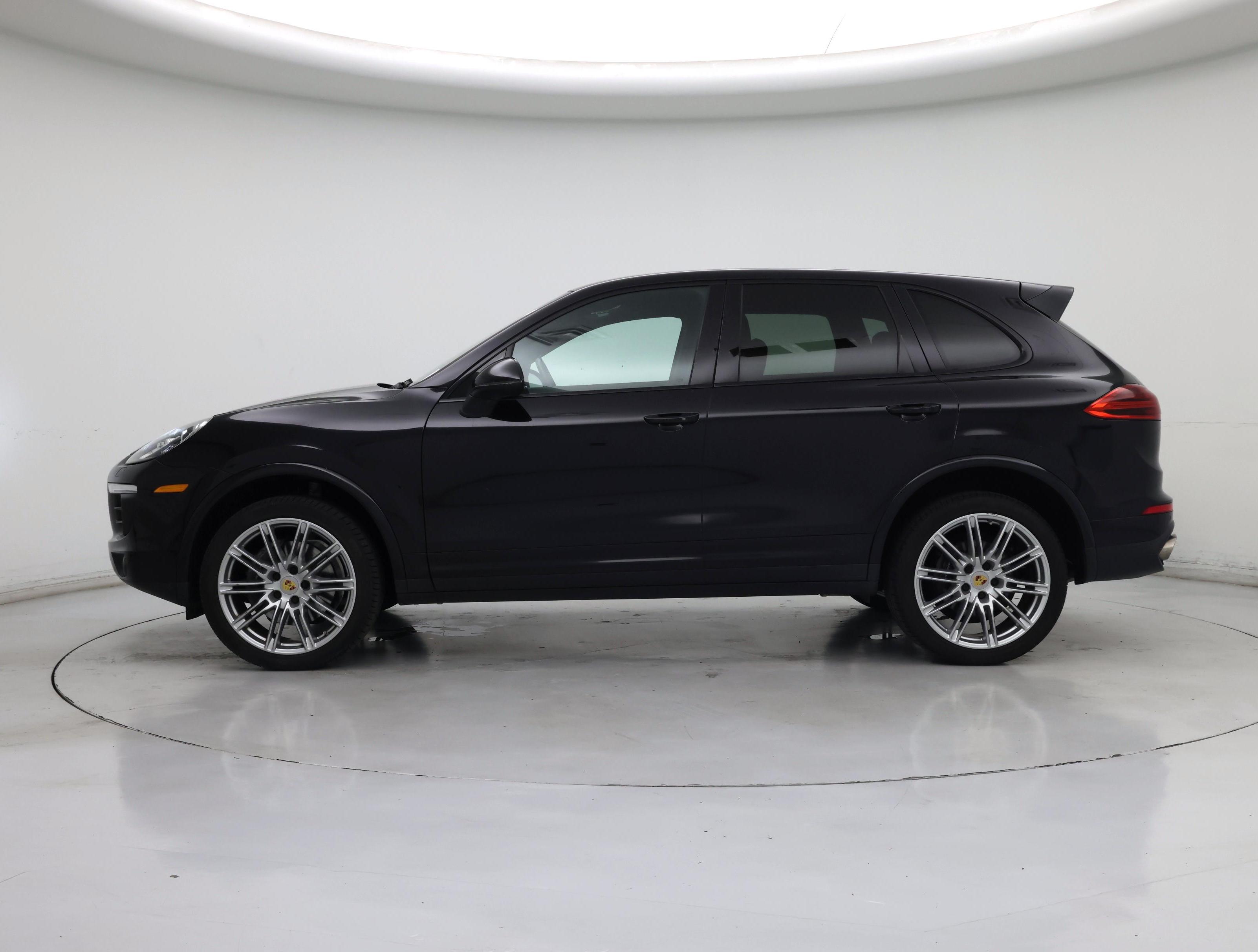 Thumbnail: 2018 Porsche Cayenne - 3