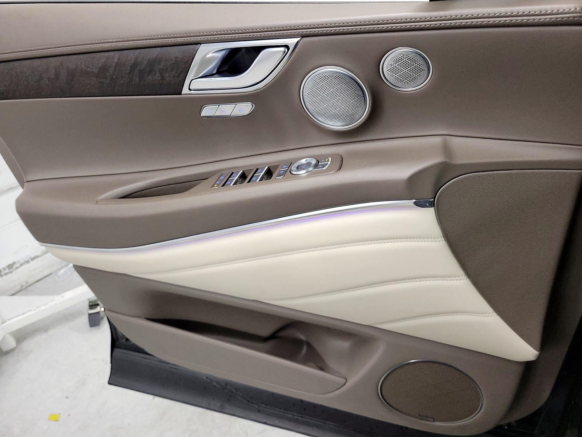 Thumbnail: 2021 Genesis GV80 - 12