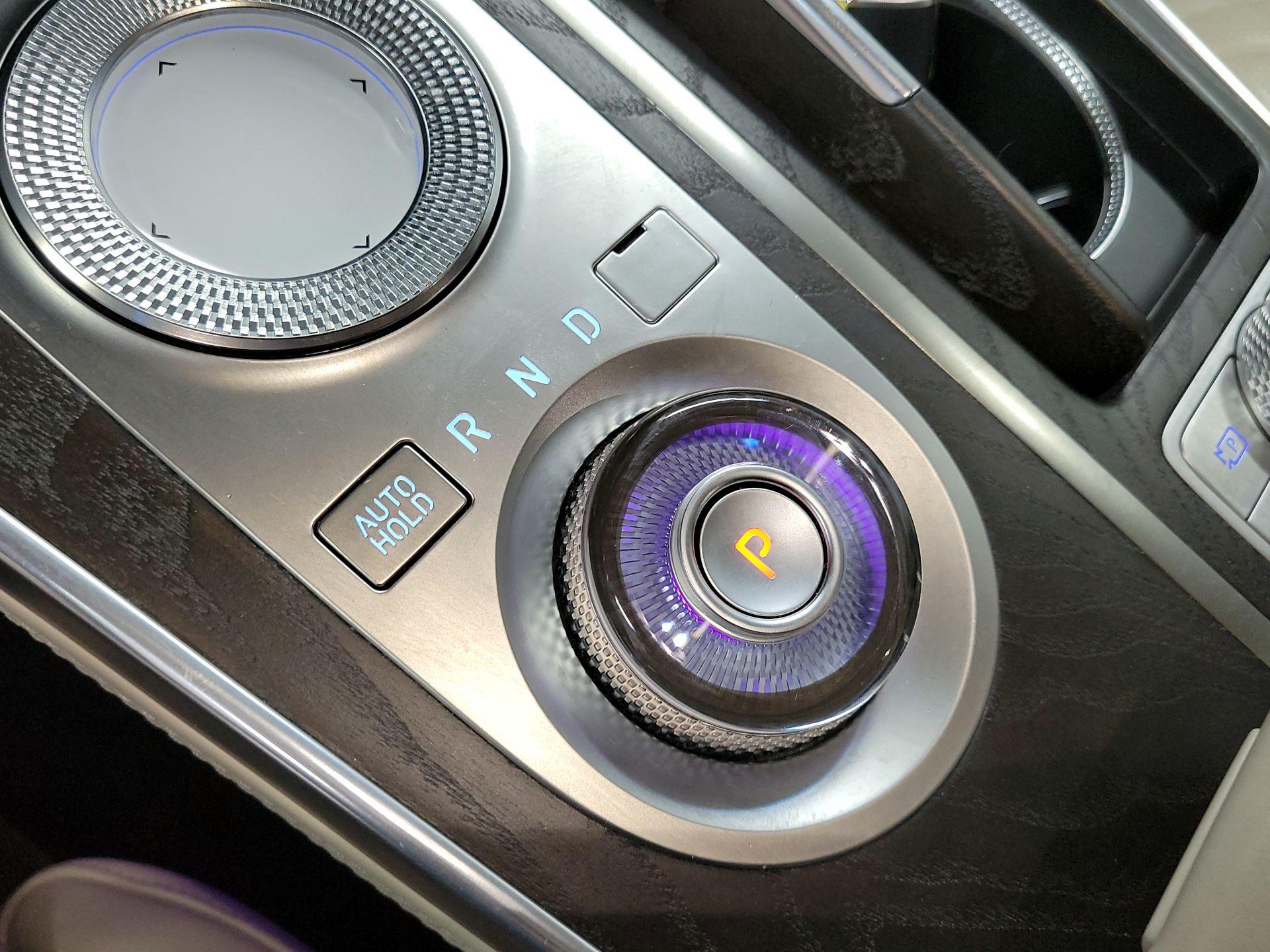 Thumbnail: 2021 Genesis GV80 - 15