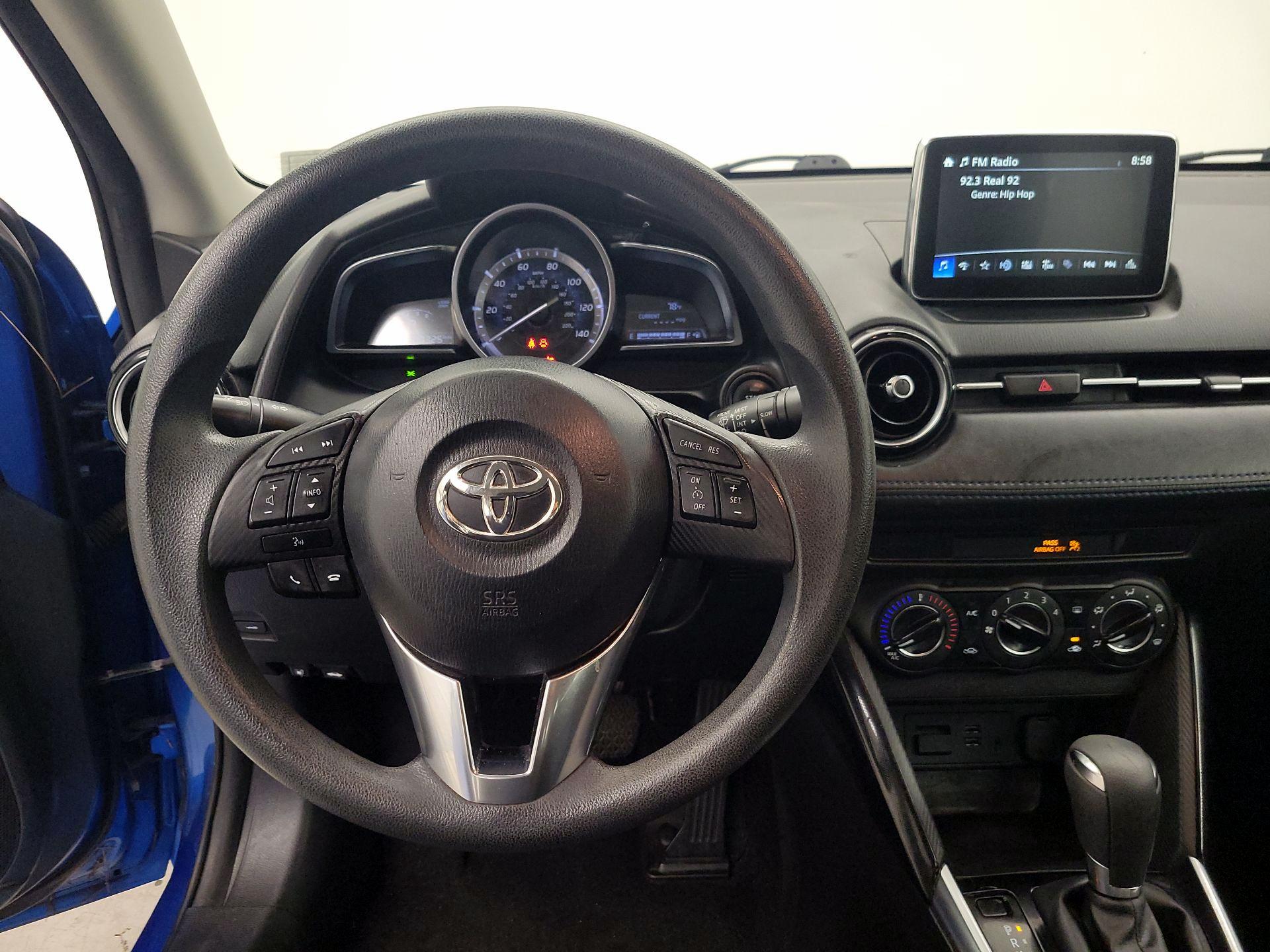 Thumbnail: 2017 Toyota Yaris iA - 10