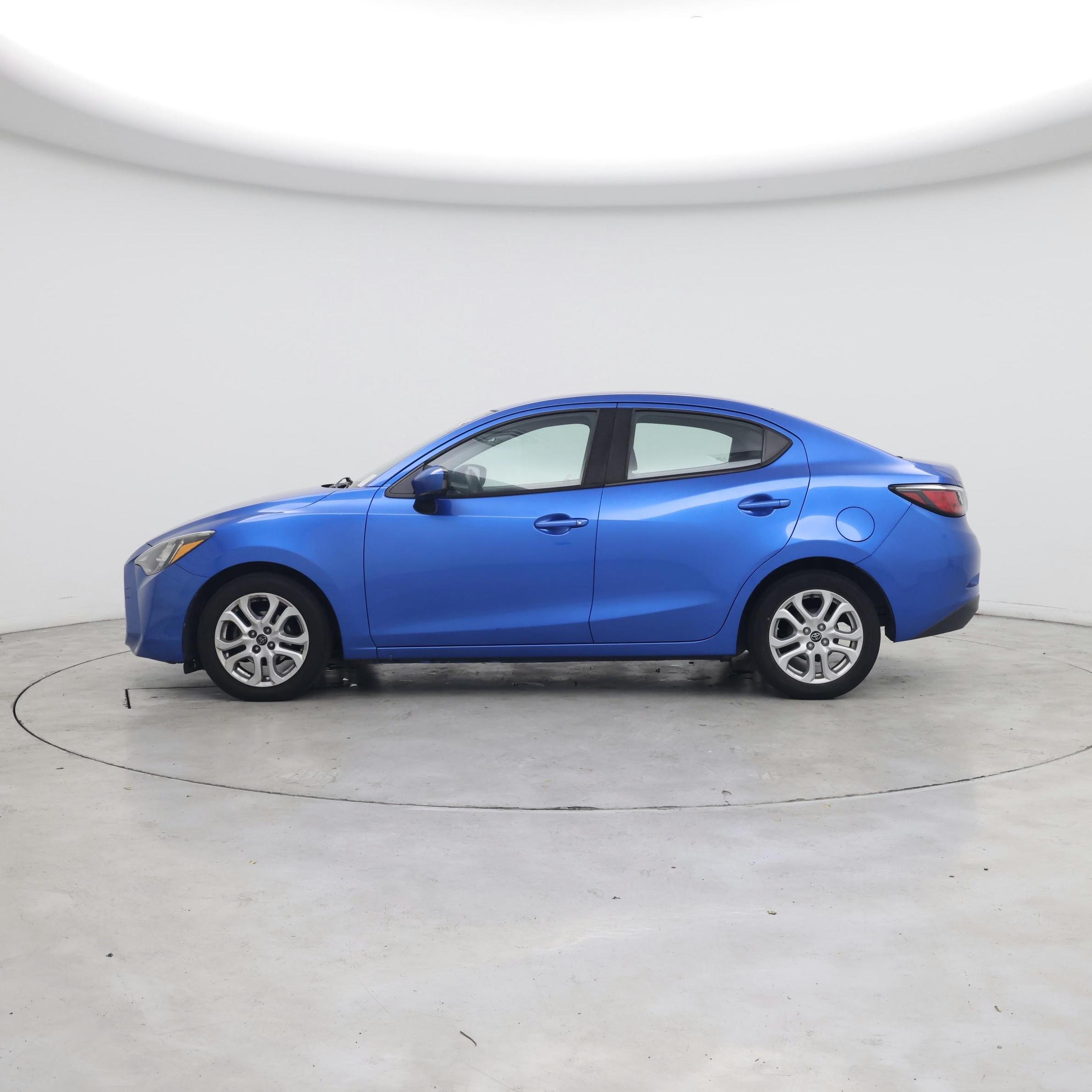 Thumbnail: 2017 Toyota Yaris iA - 3